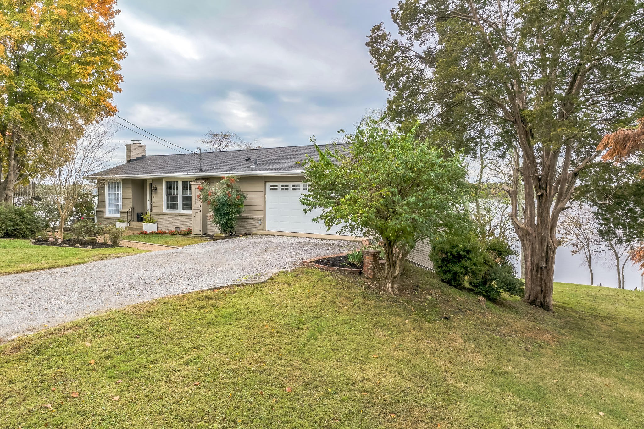 103 Shore Hill Cir