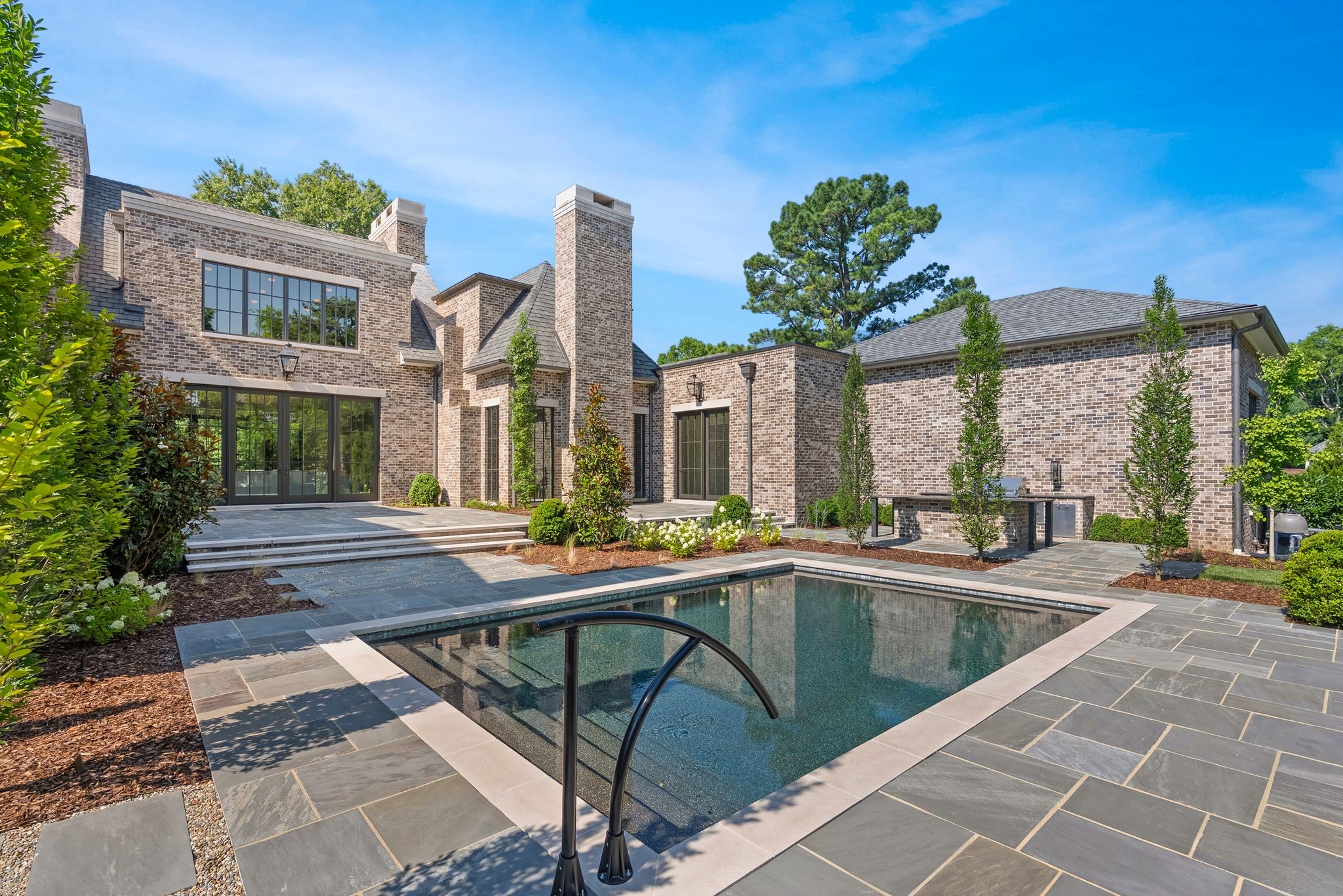 1206 Tyne Blvd