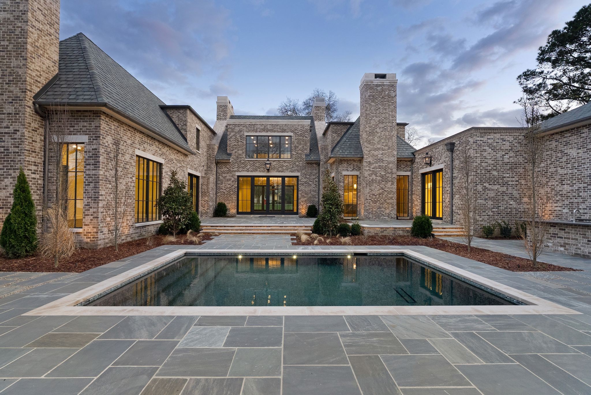 1206 Tyne Blvd