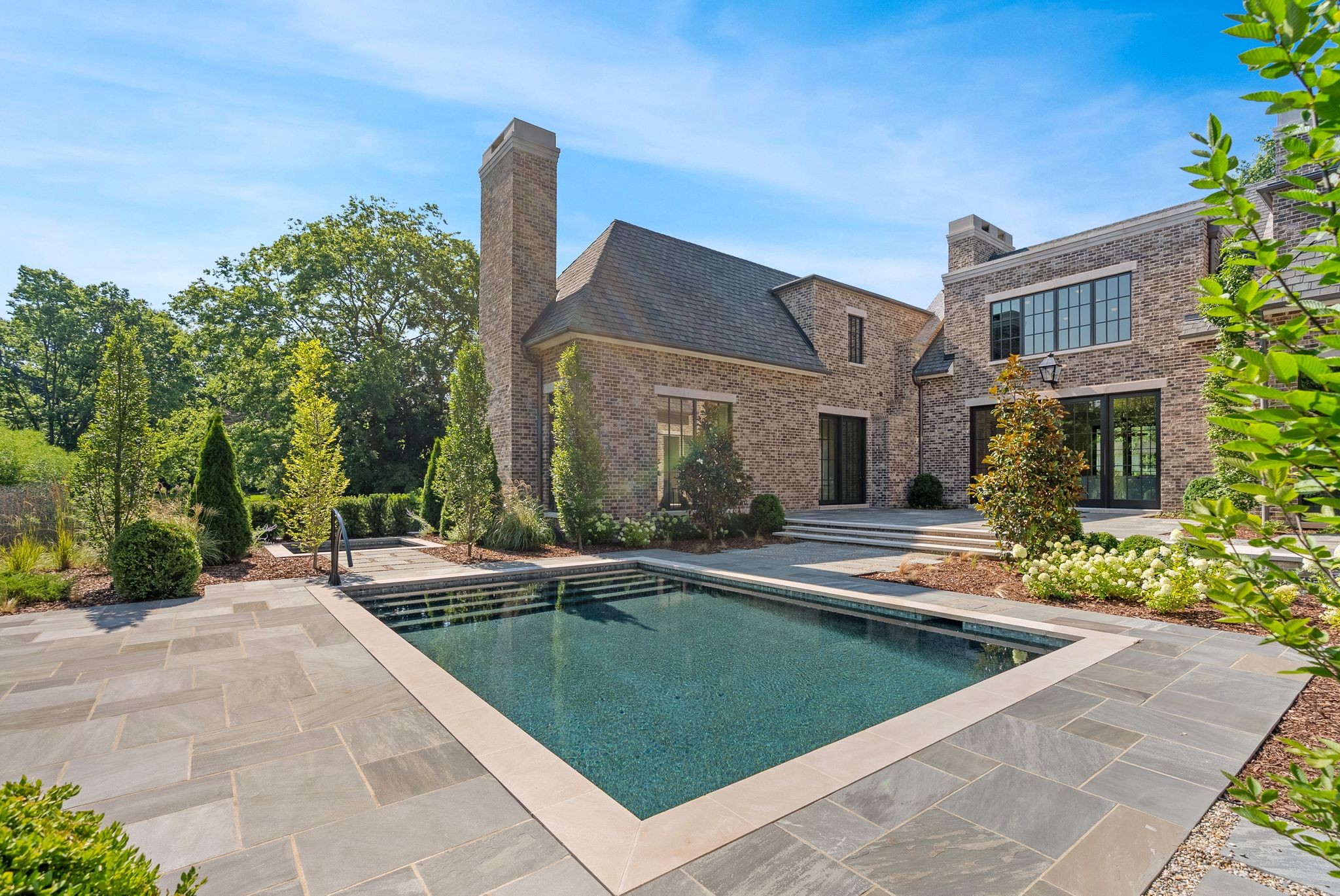 1206 Tyne Blvd