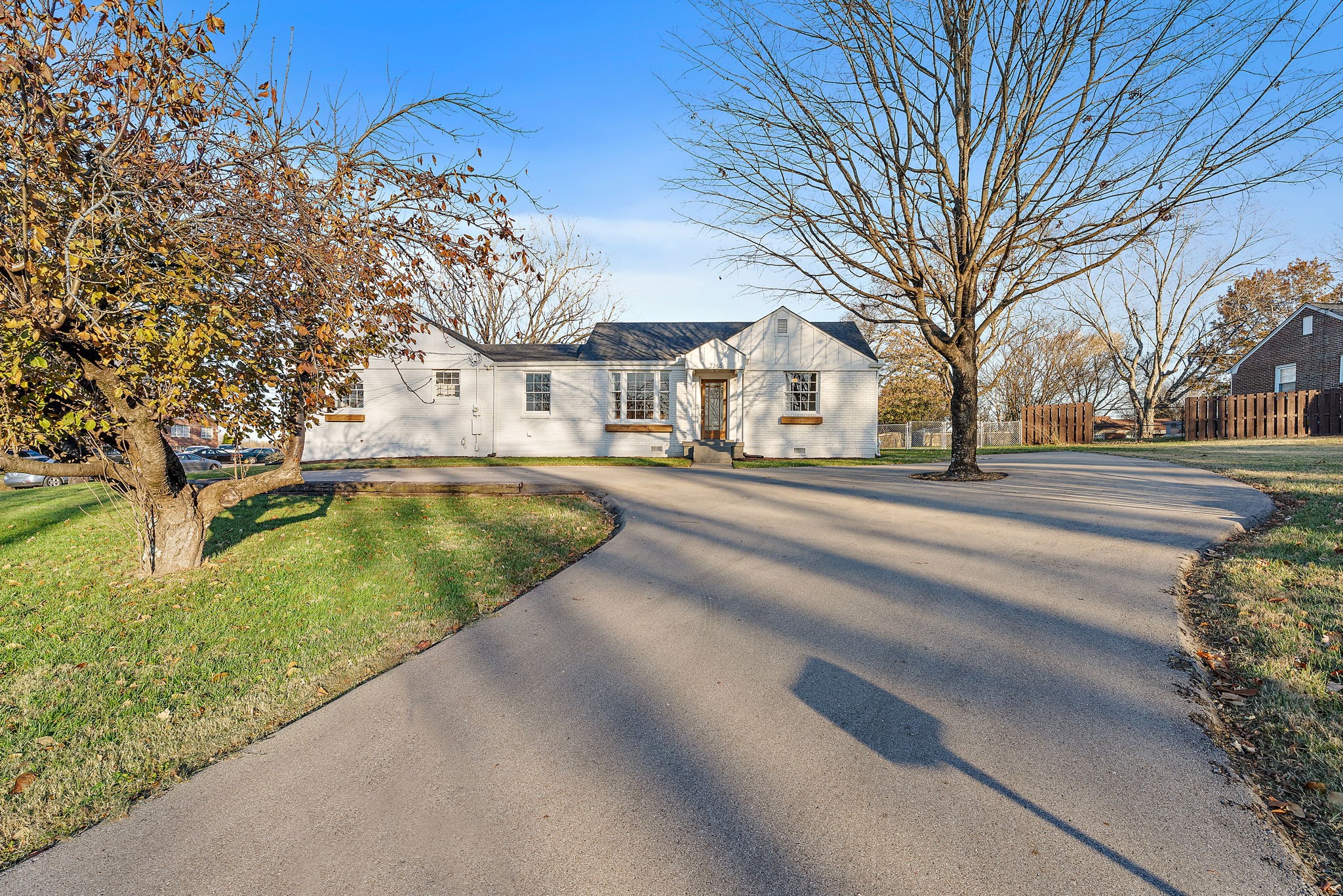 2245 Stratford Ave