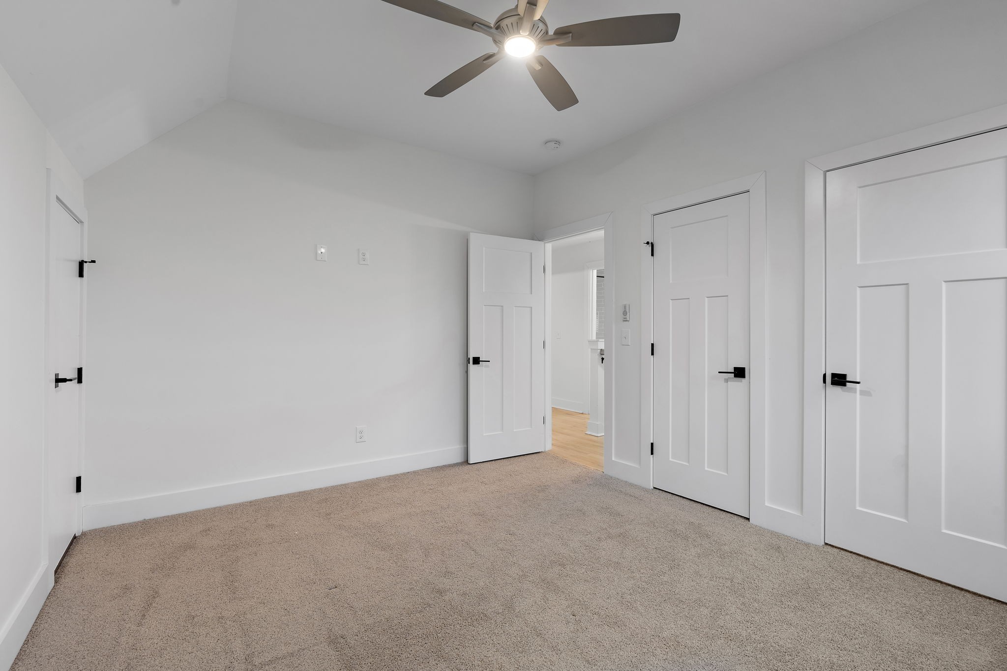 114 Lanier Dr
