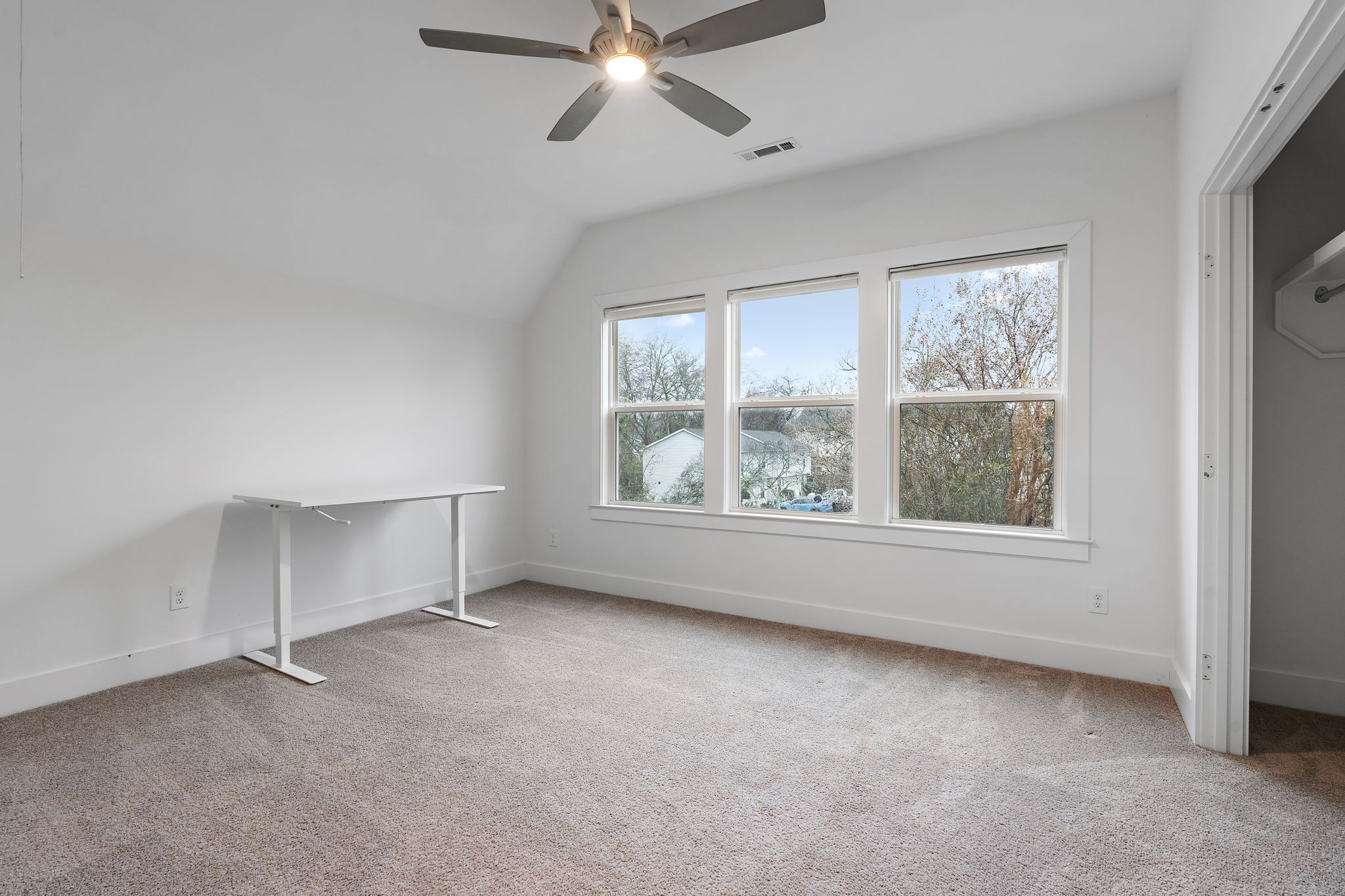 114 Lanier Dr