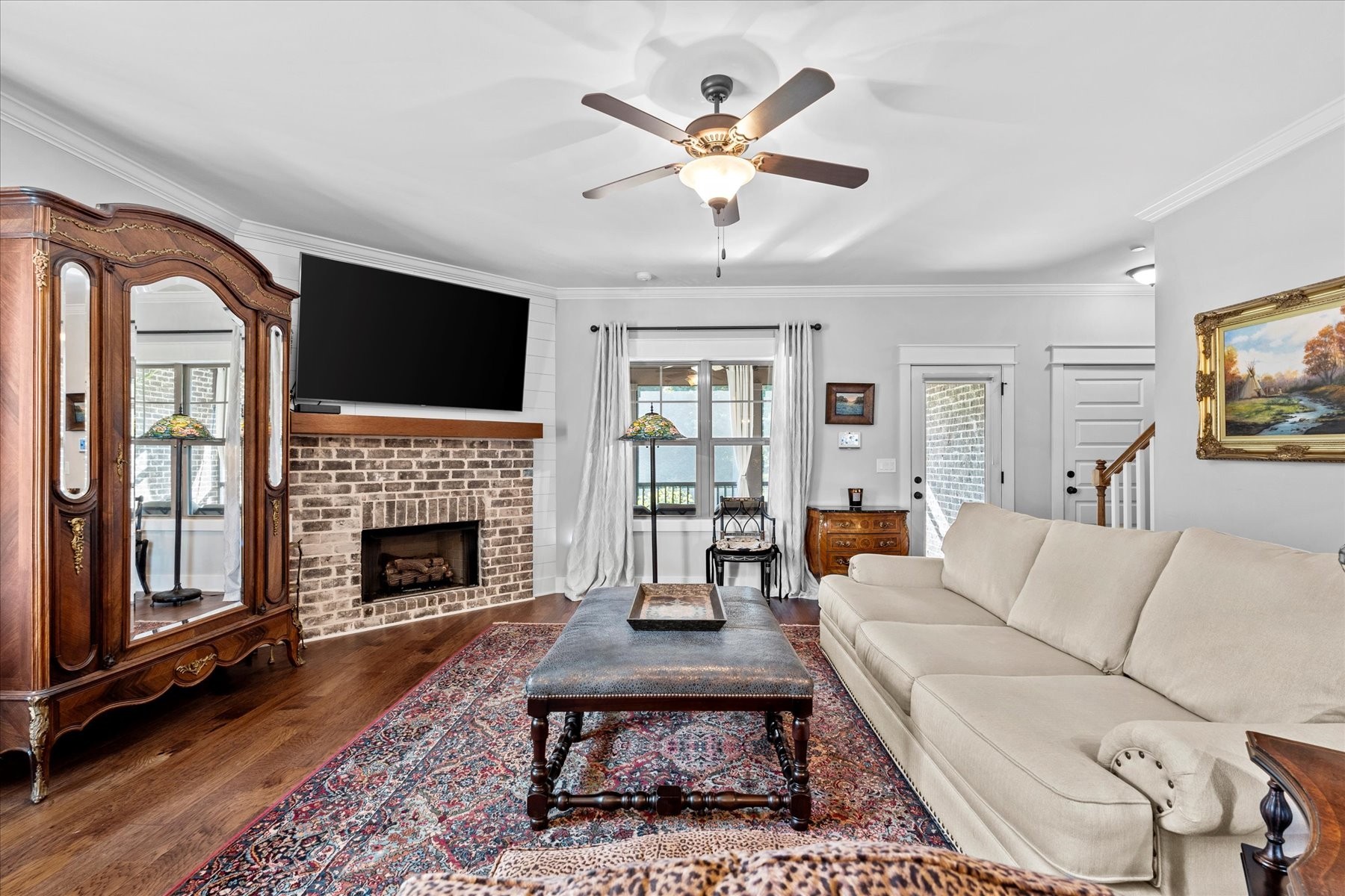 205 Everett Ct