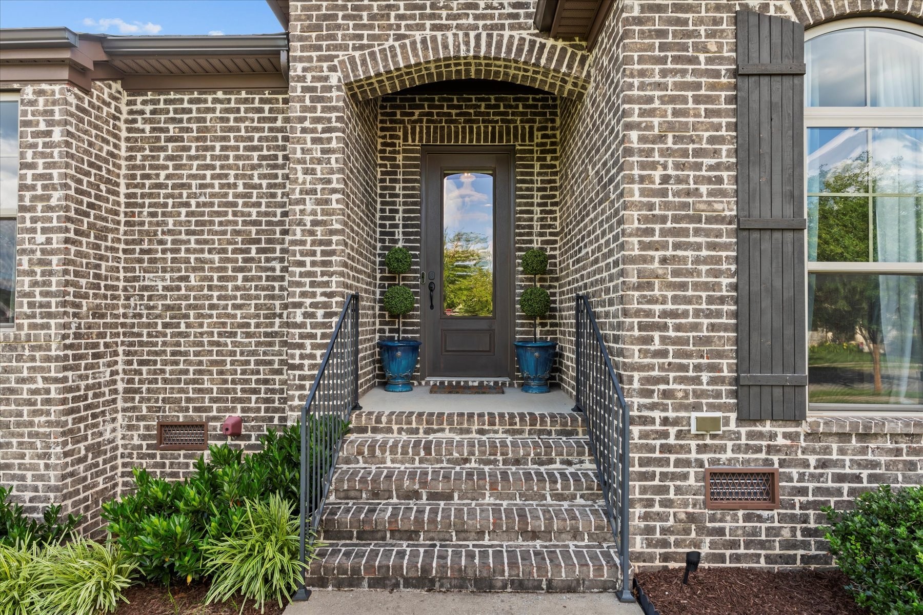 205 Everett Ct