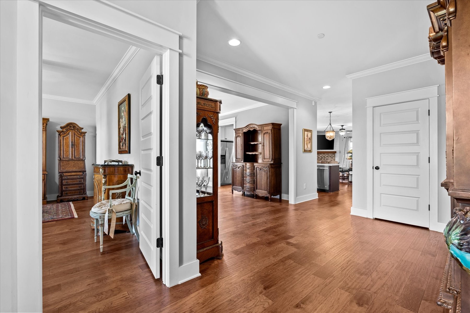 205 Everett Ct