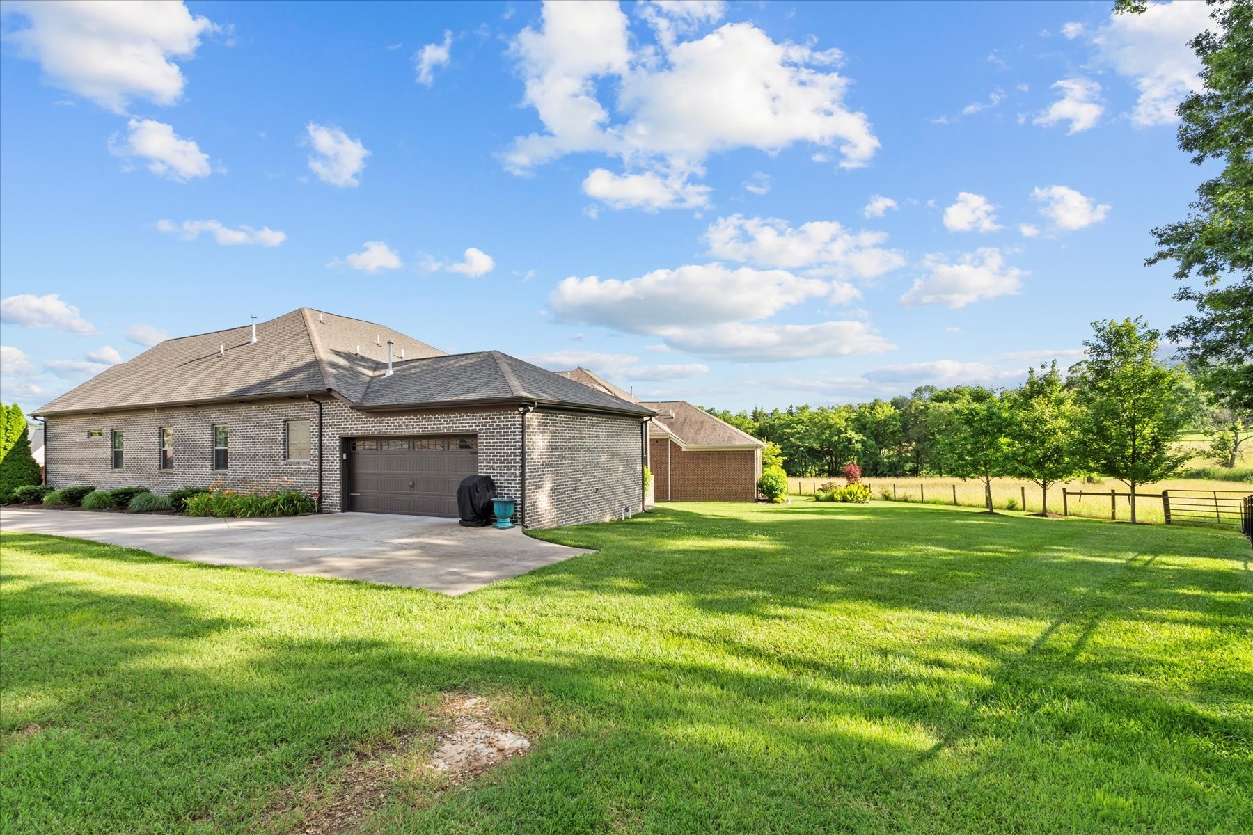 205 Everett Ct