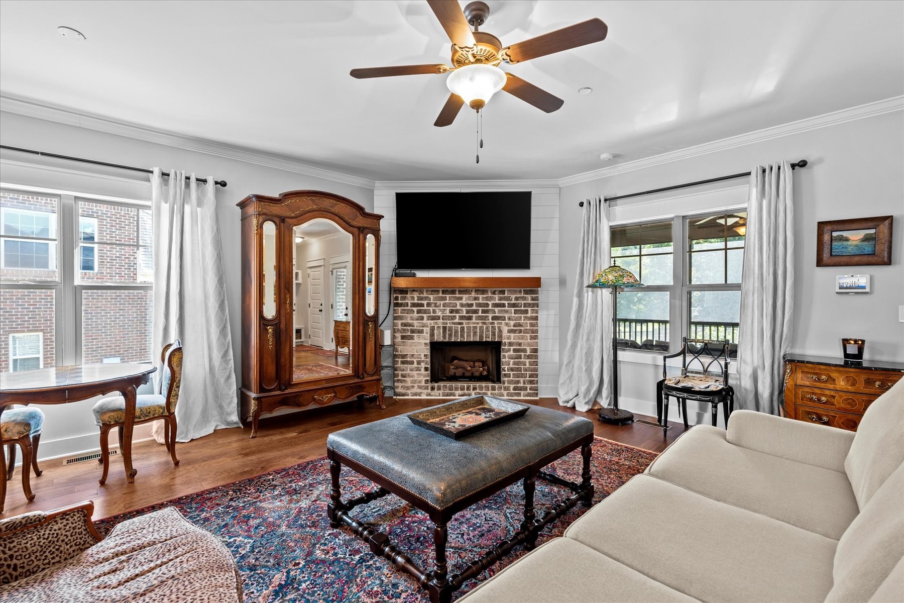 205 Everett Ct