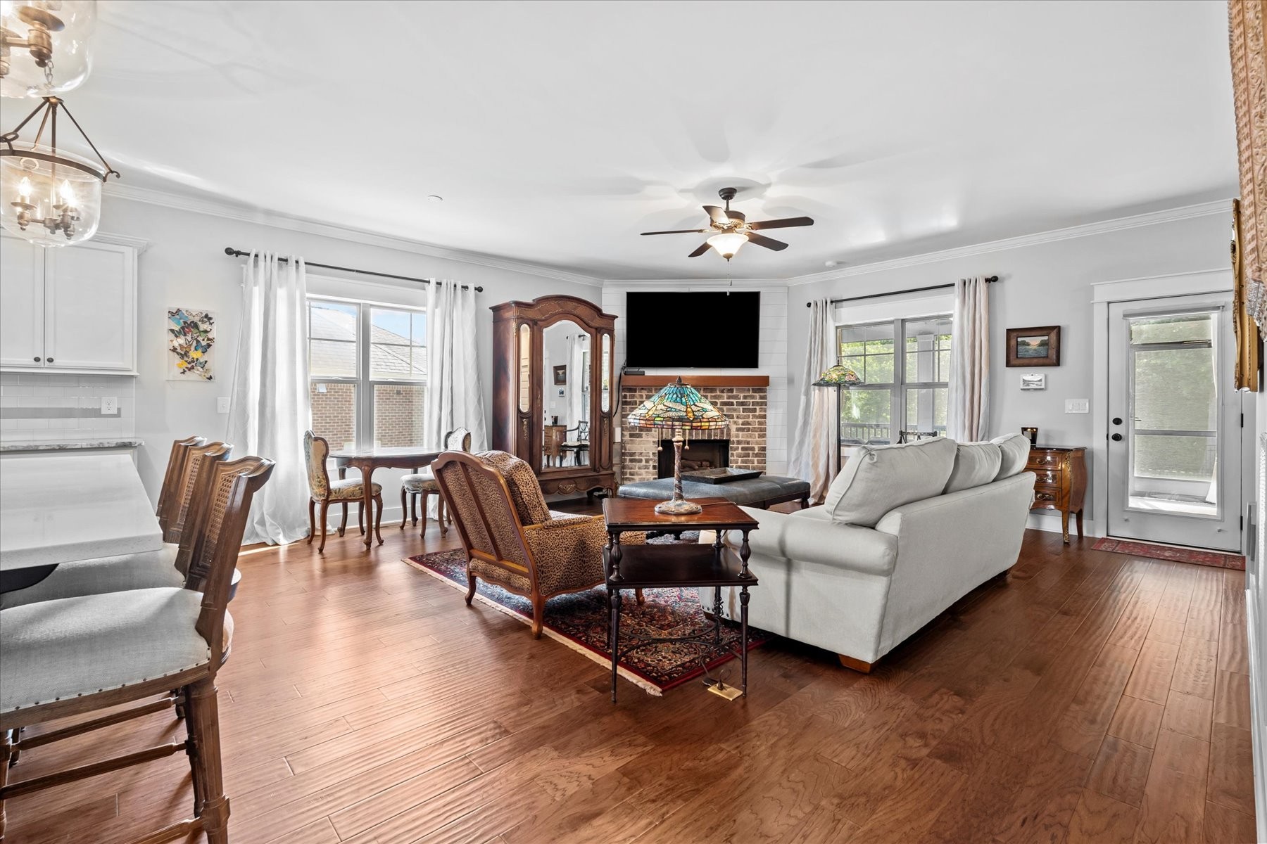205 Everett Ct