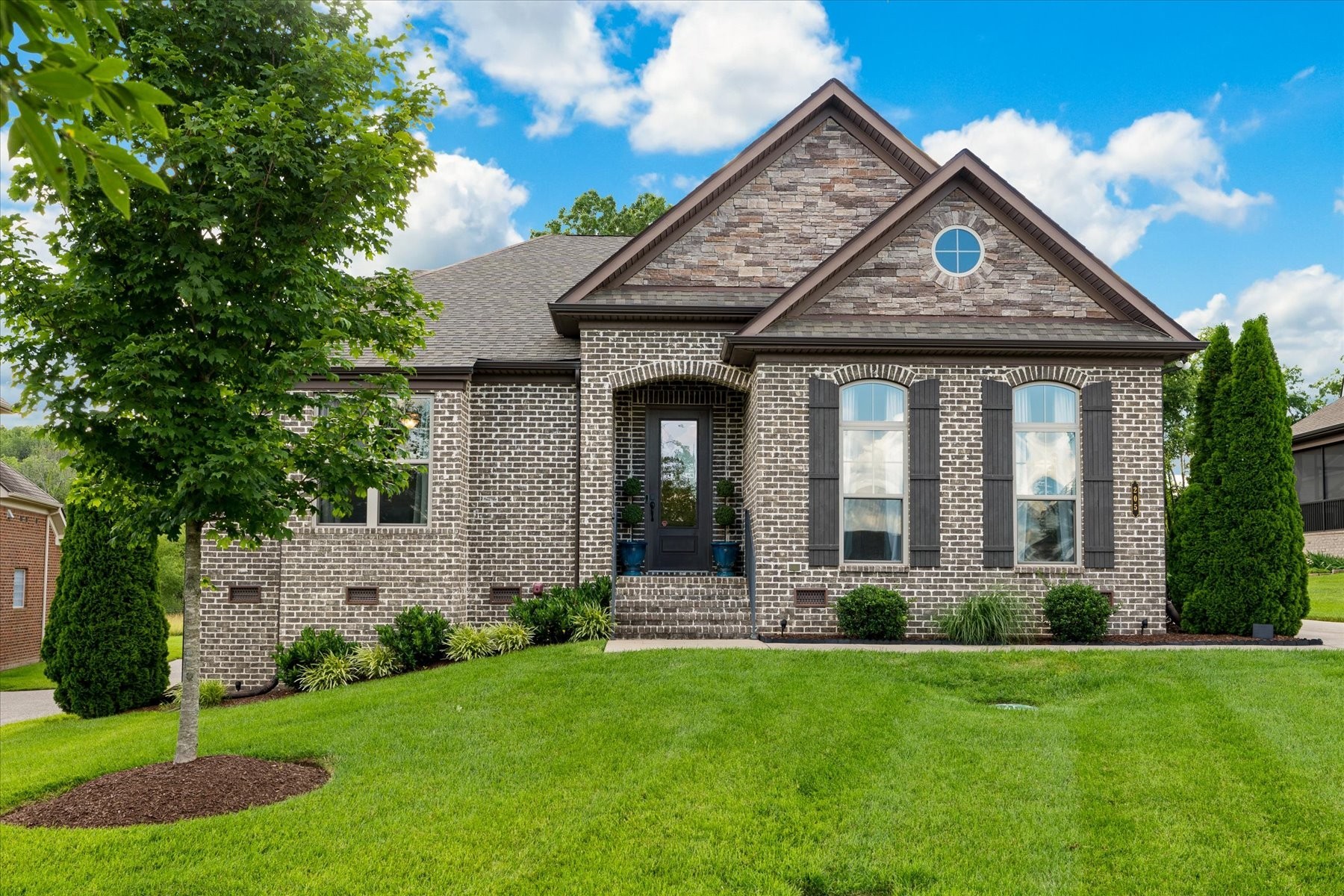 205 Everett Ct