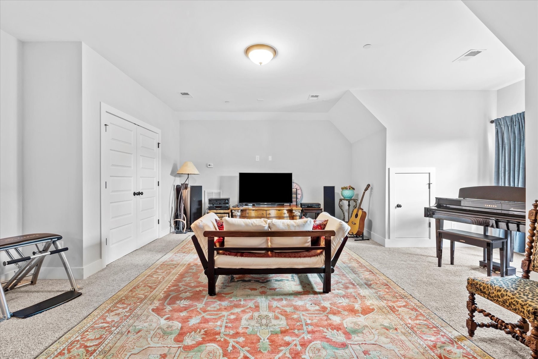 205 Everett Ct