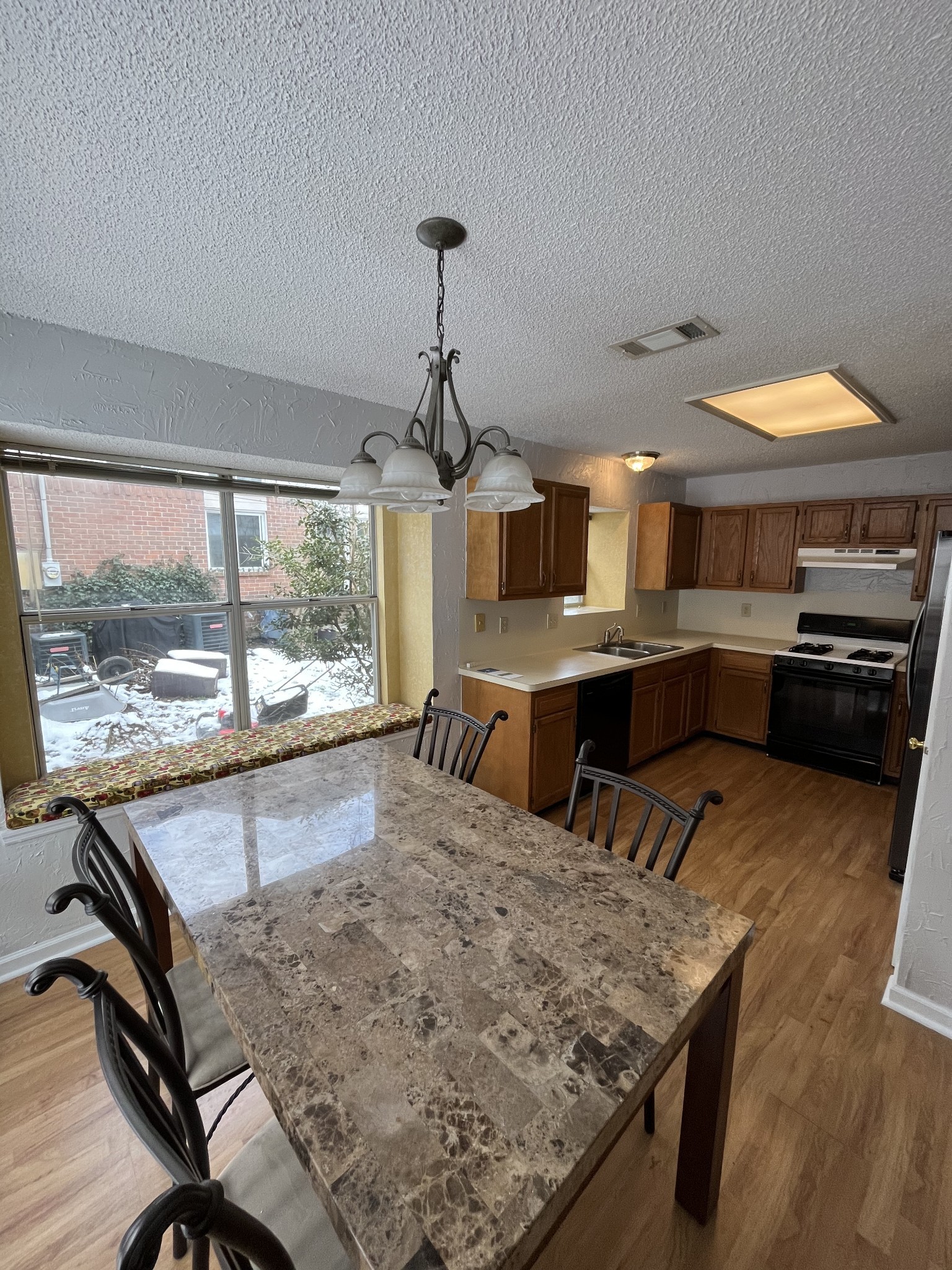 1153 Jacksons View Rd