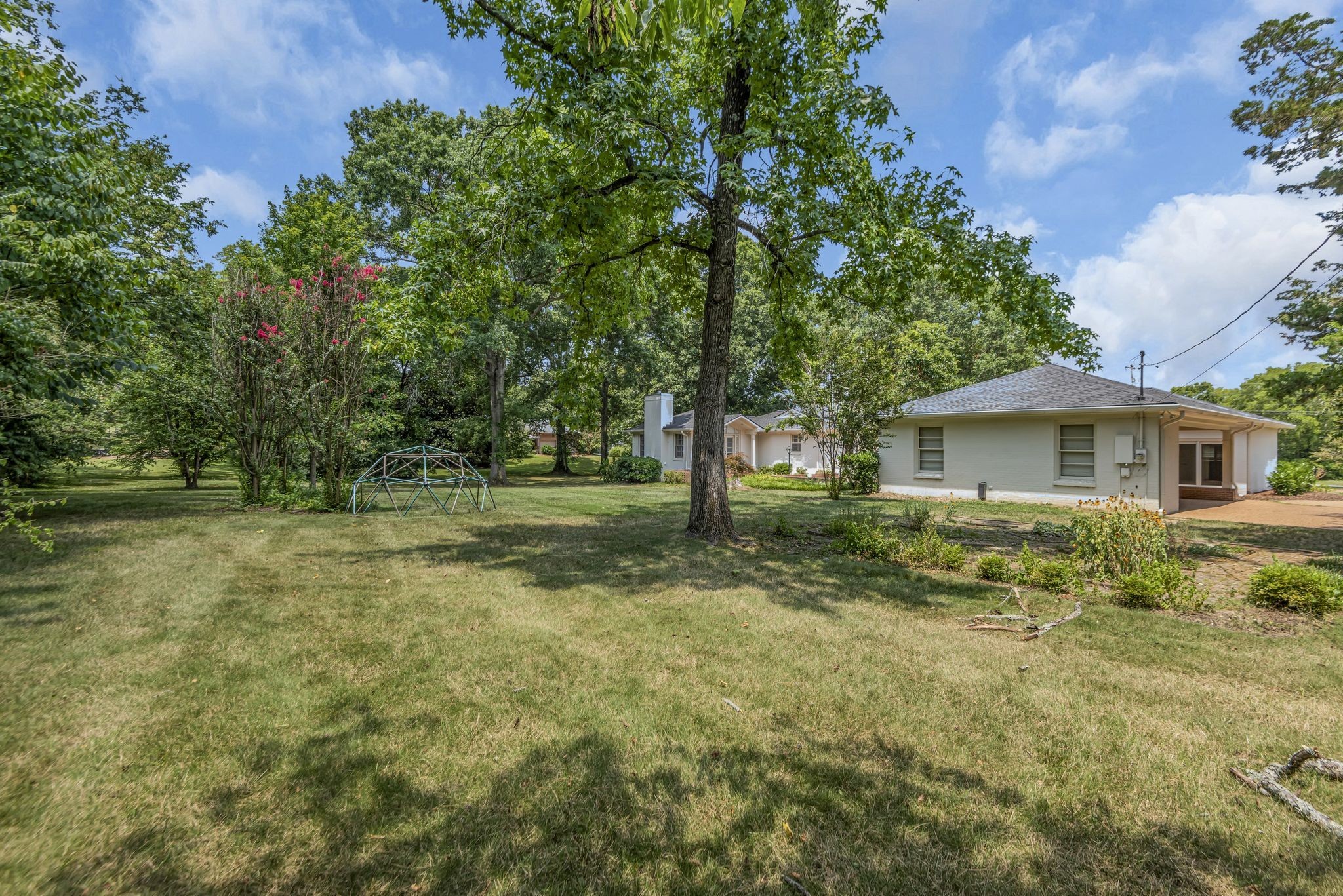 1209 Tyne Blvd