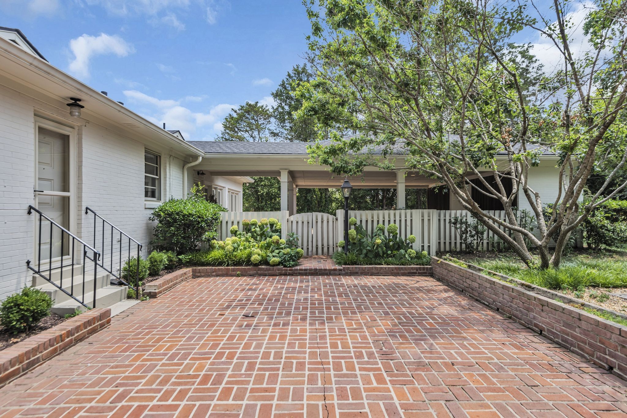 1209 Tyne Blvd