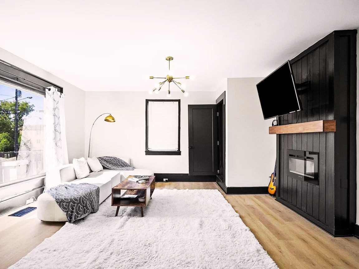 1816 Jo Johnston Ave