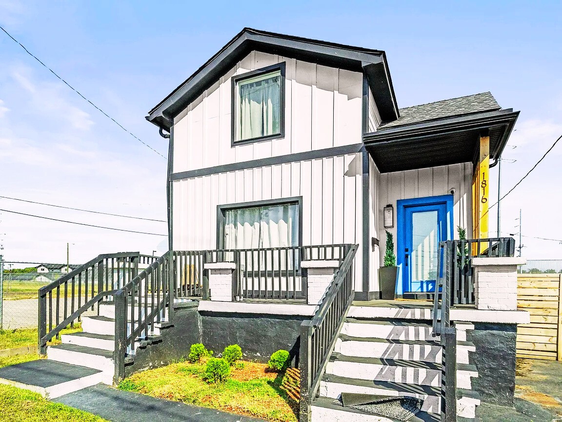 1816 Jo Johnston Ave