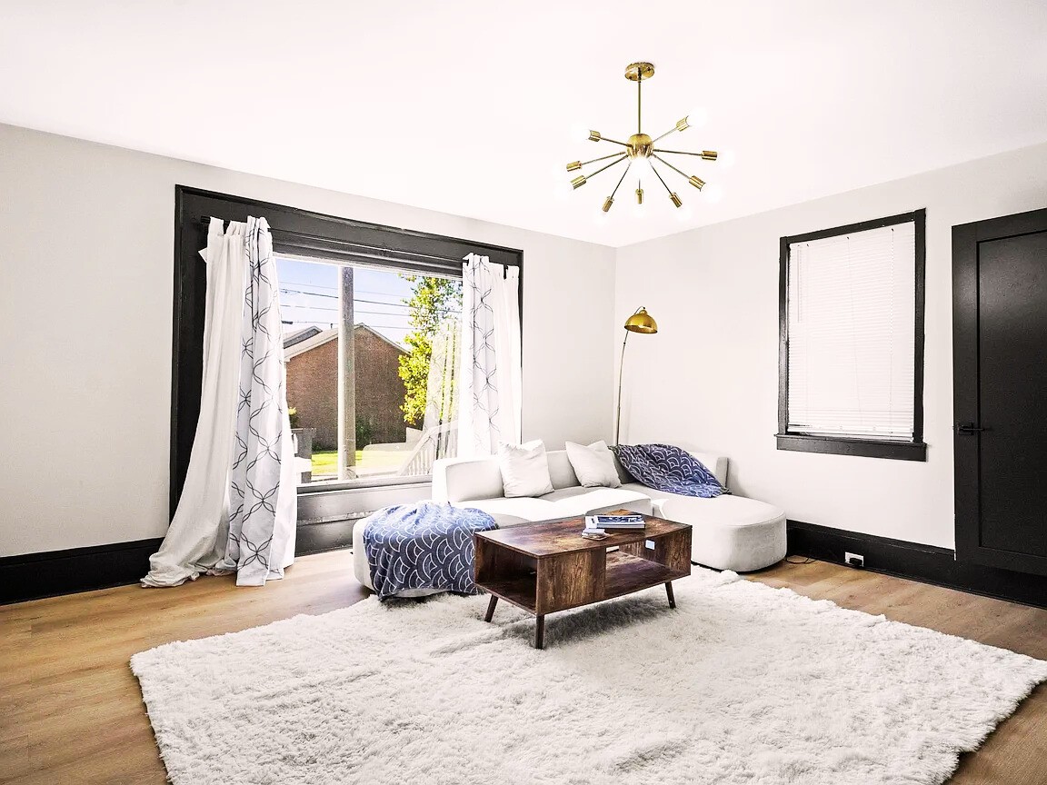 1816 Jo Johnston Ave