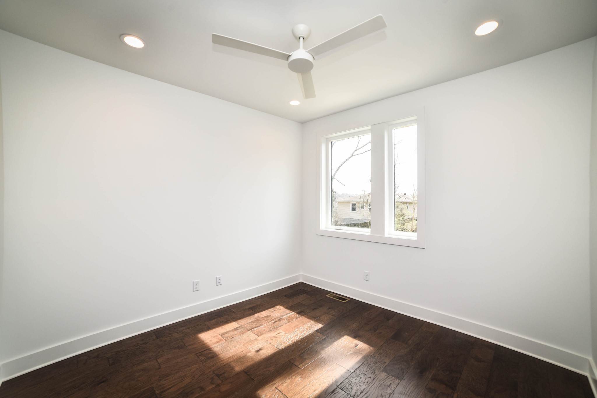 409 Moore Ave