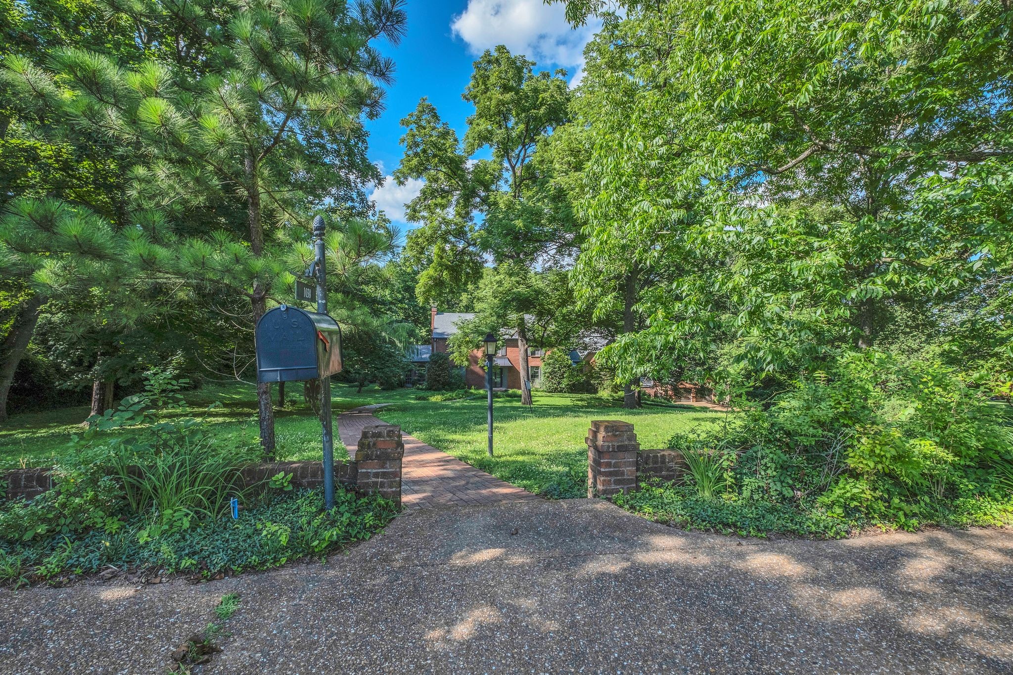 1038 Tyne Blvd