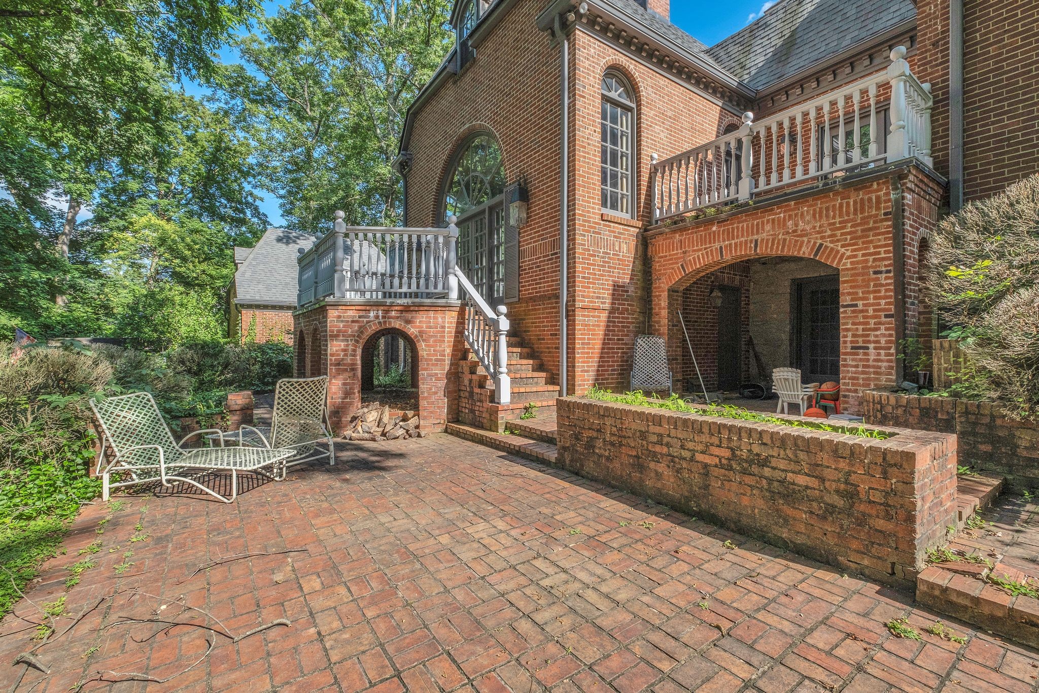 1038 Tyne Blvd