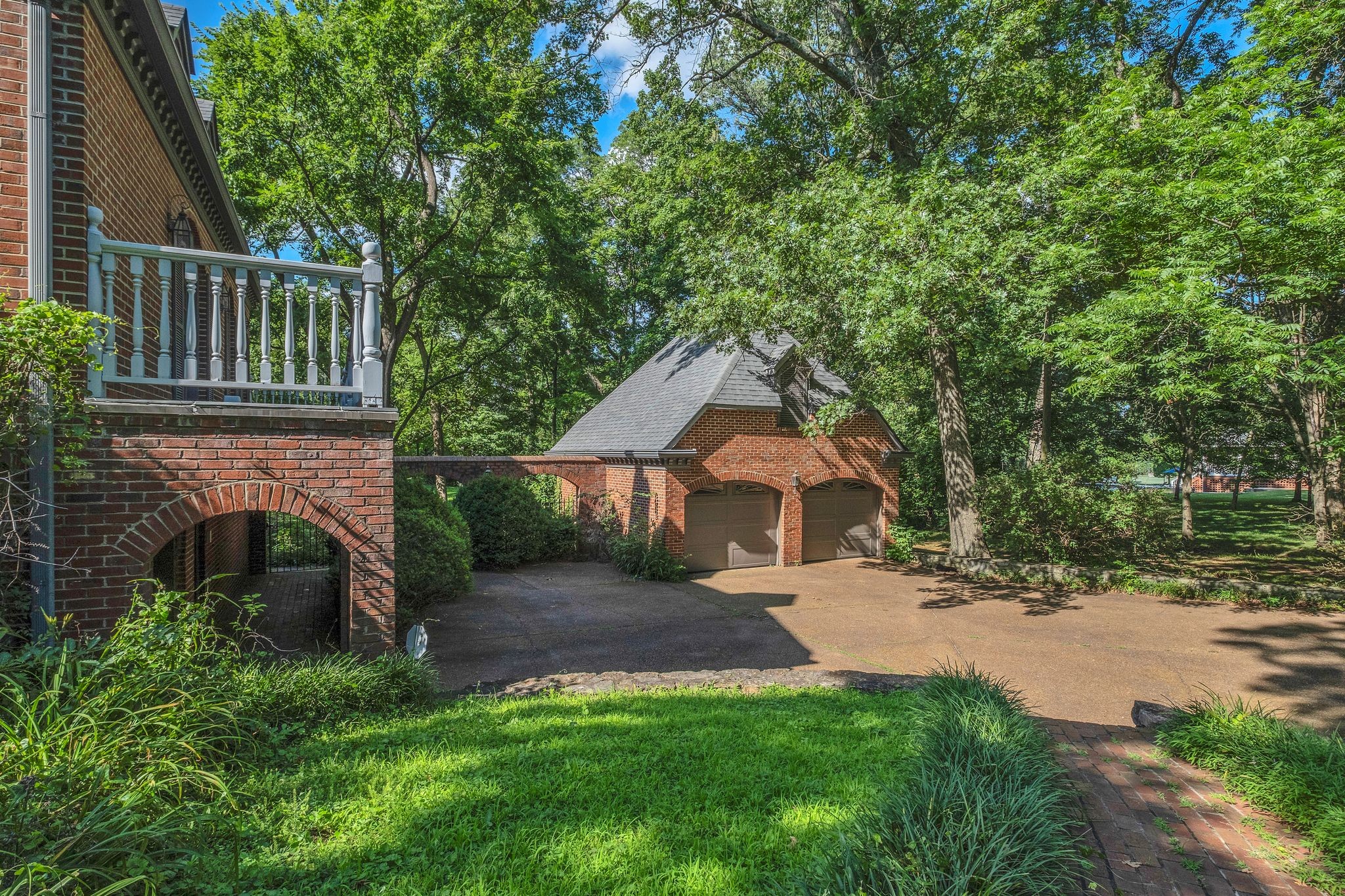 1038 Tyne Blvd