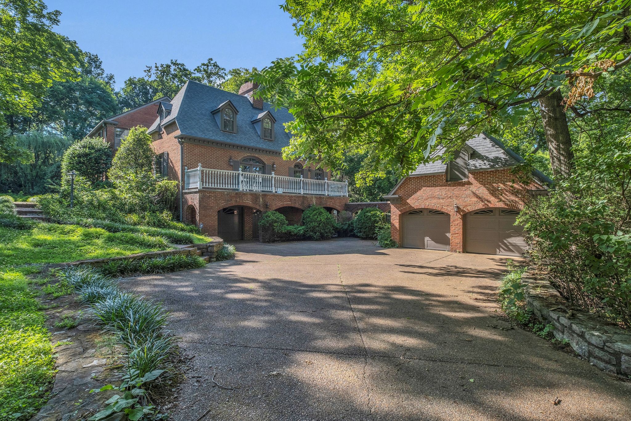 1038 Tyne Blvd