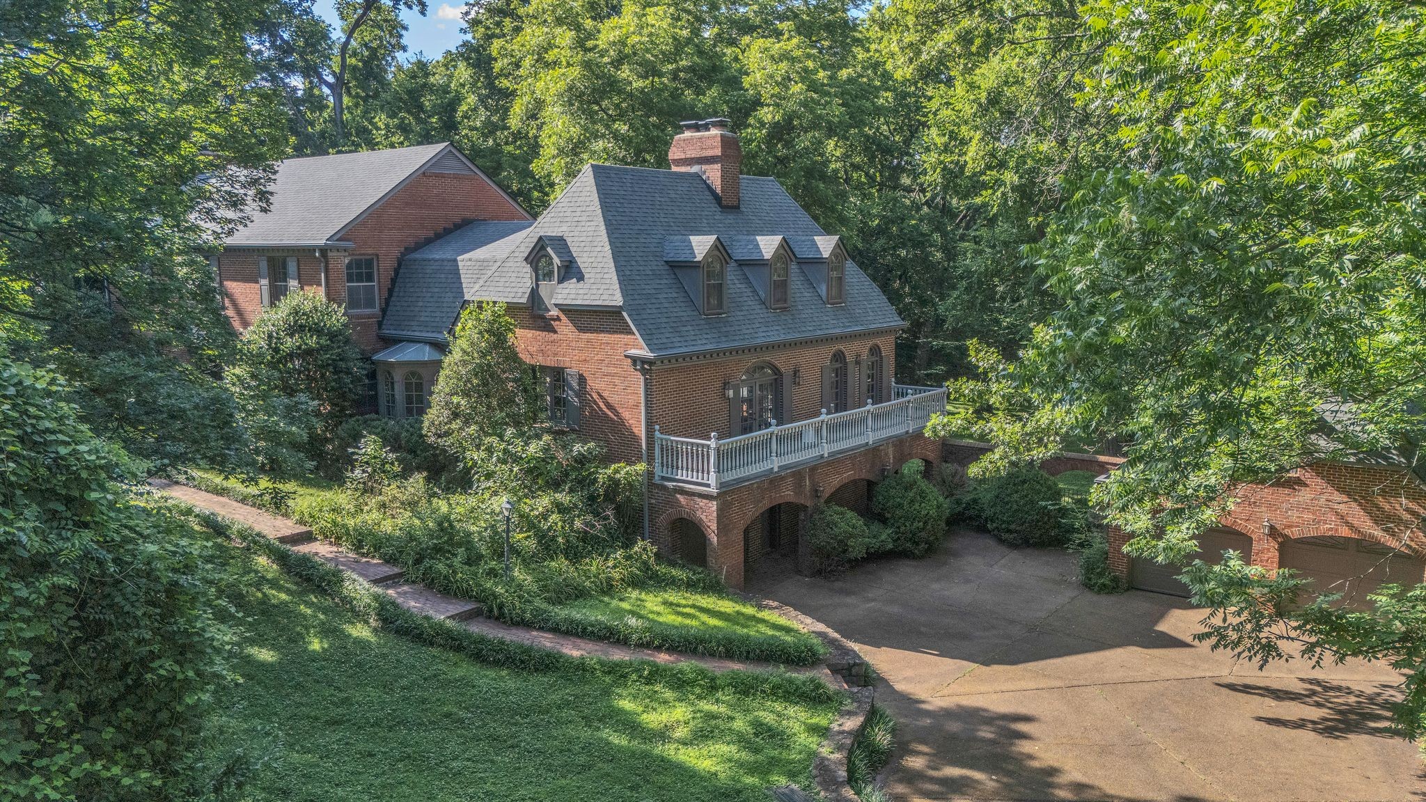 1038 Tyne Blvd