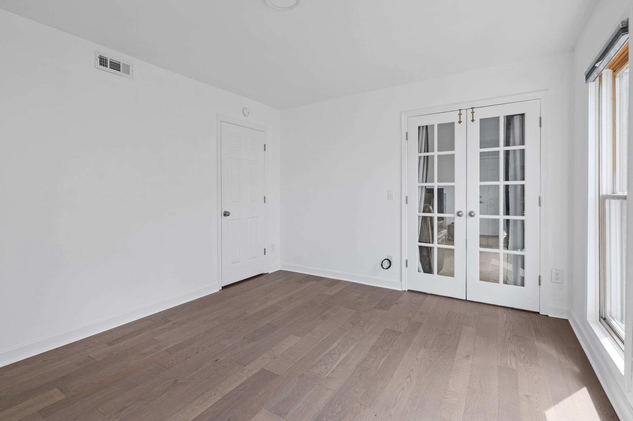 939 Russell St Unit: 16