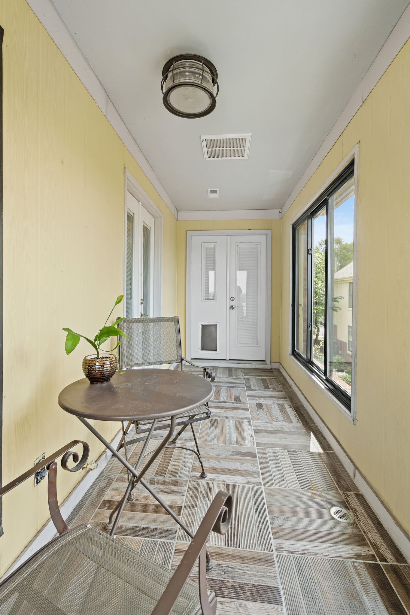 939 Russell St Unit: 16