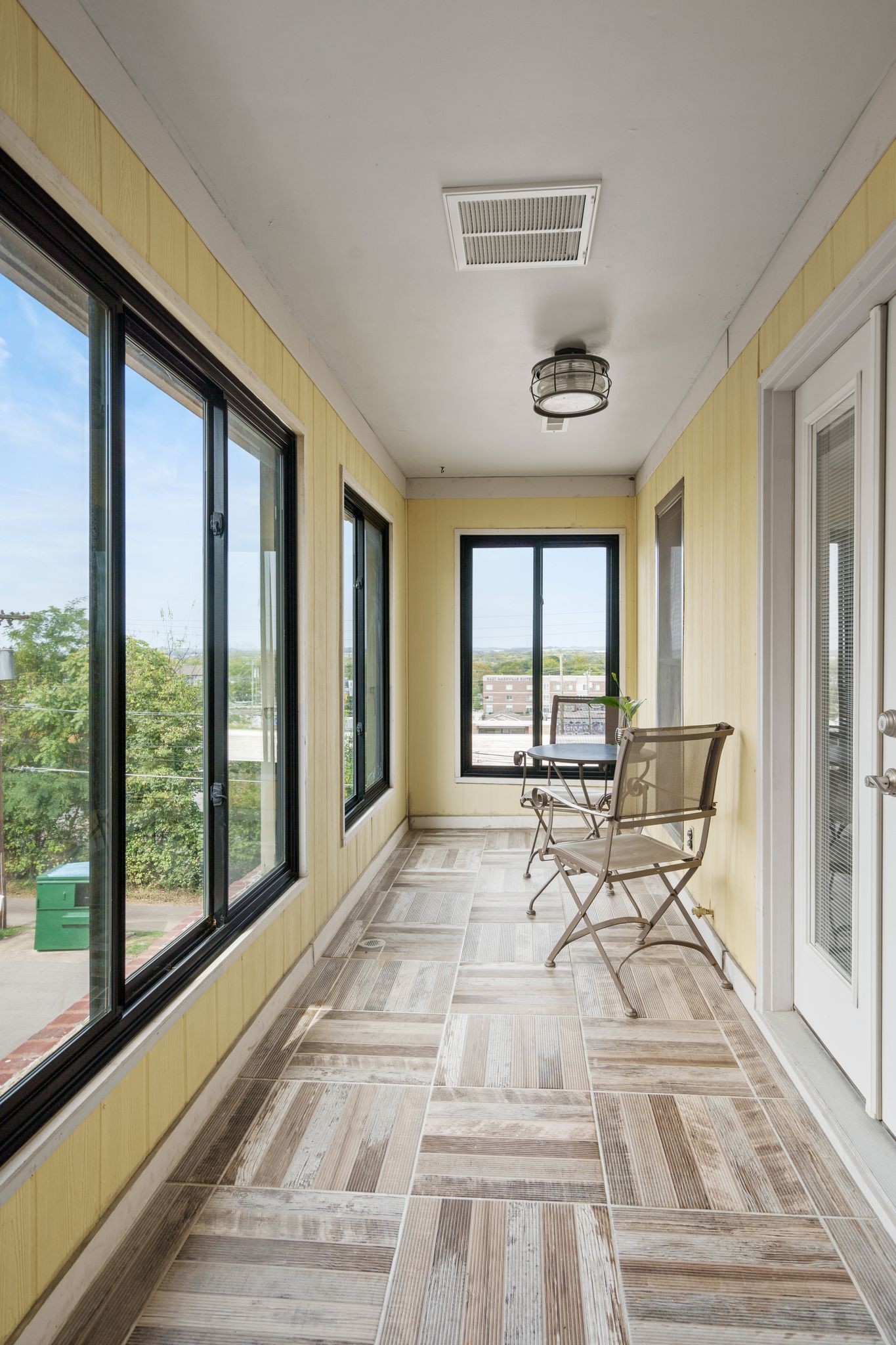 939 Russell St Unit: 16