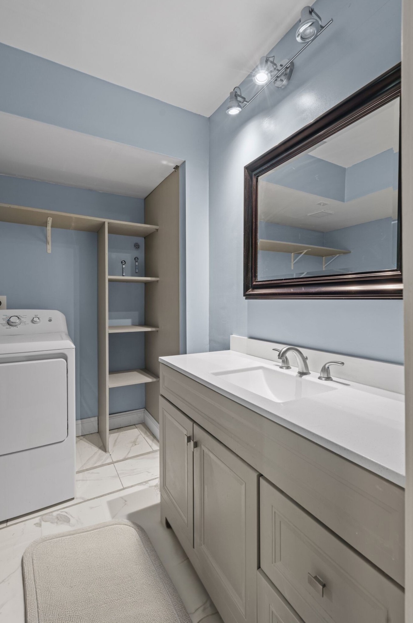 939 Russell St Unit: 16