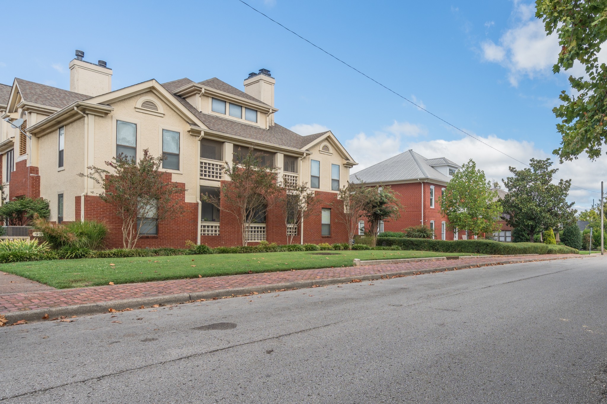 939 Russell St Unit: 16