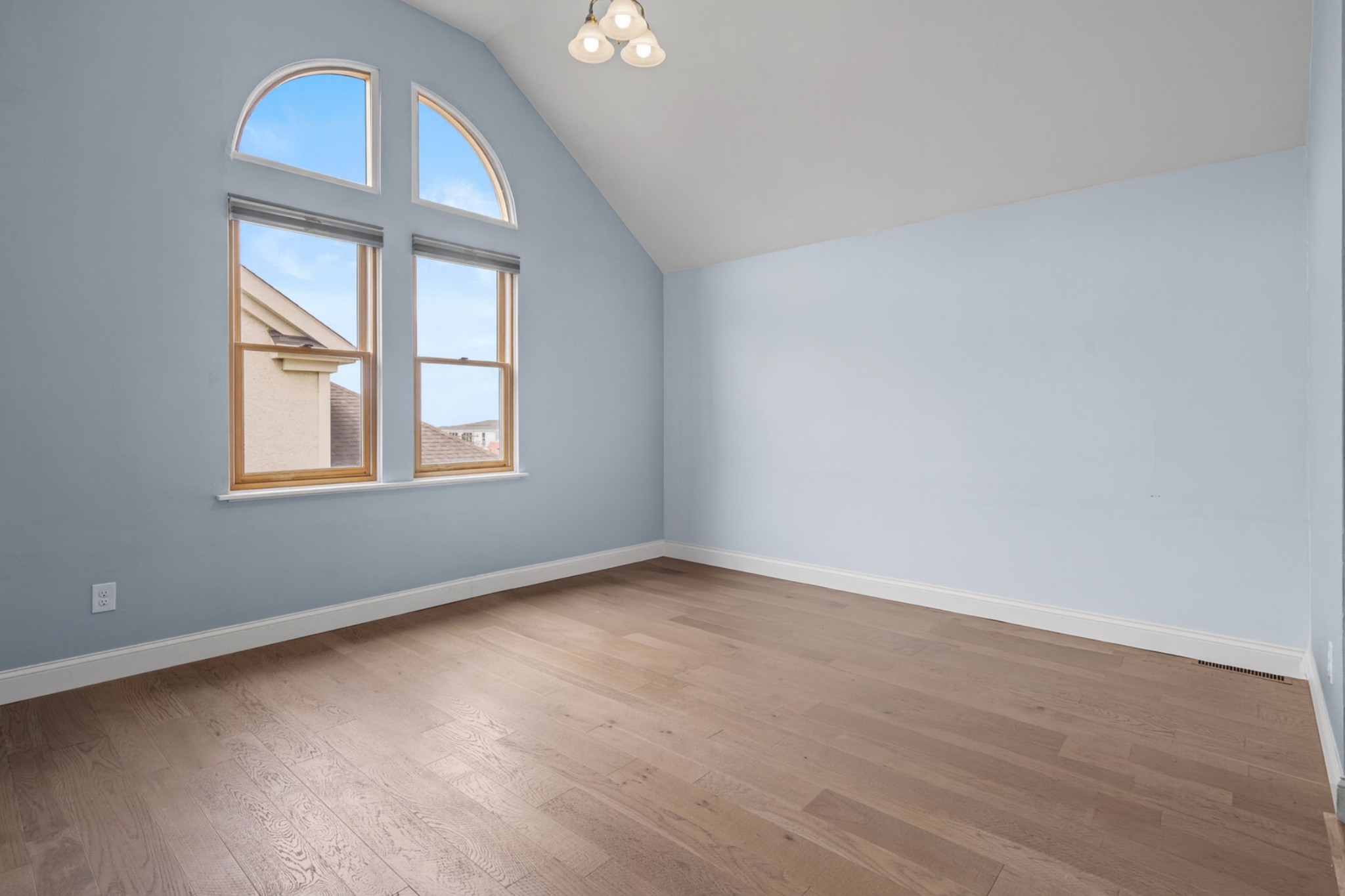 939 Russell St Unit: 16