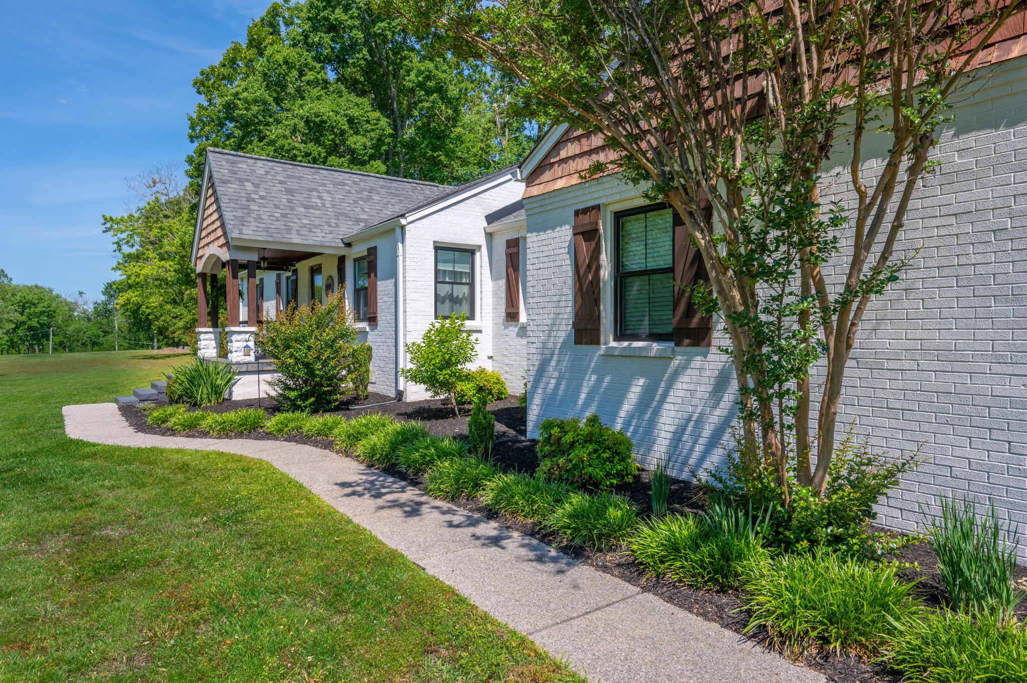 209 Academy Rd