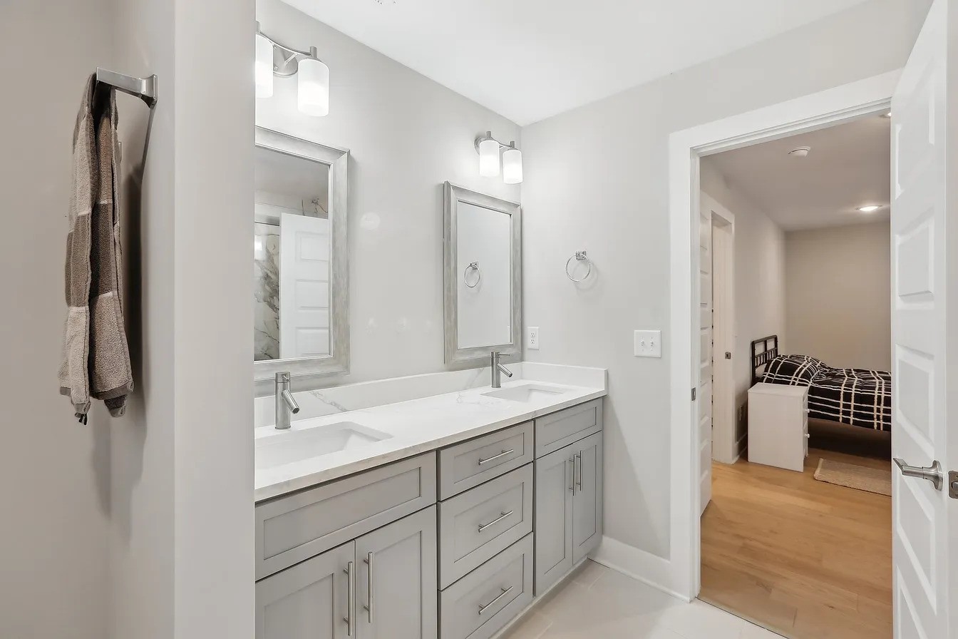 6206 Morrow Rd Unit: B