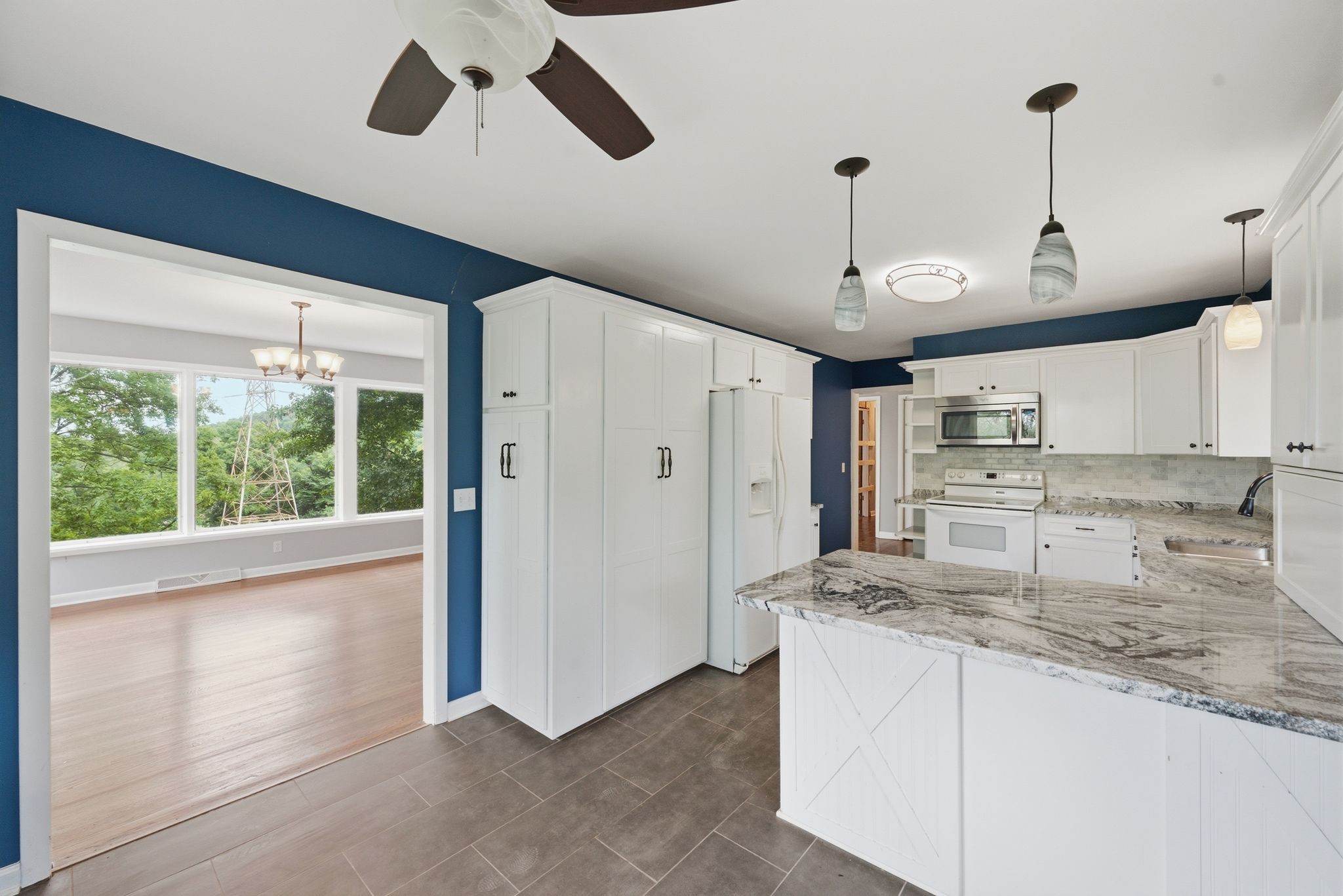 827 Redwood Dr