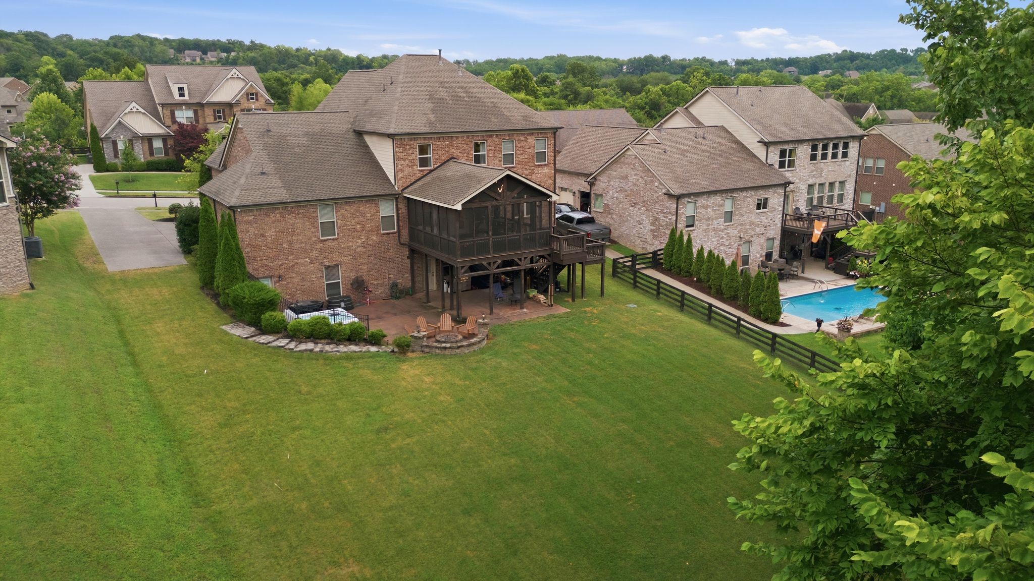 6729 Falls Ridge Ln