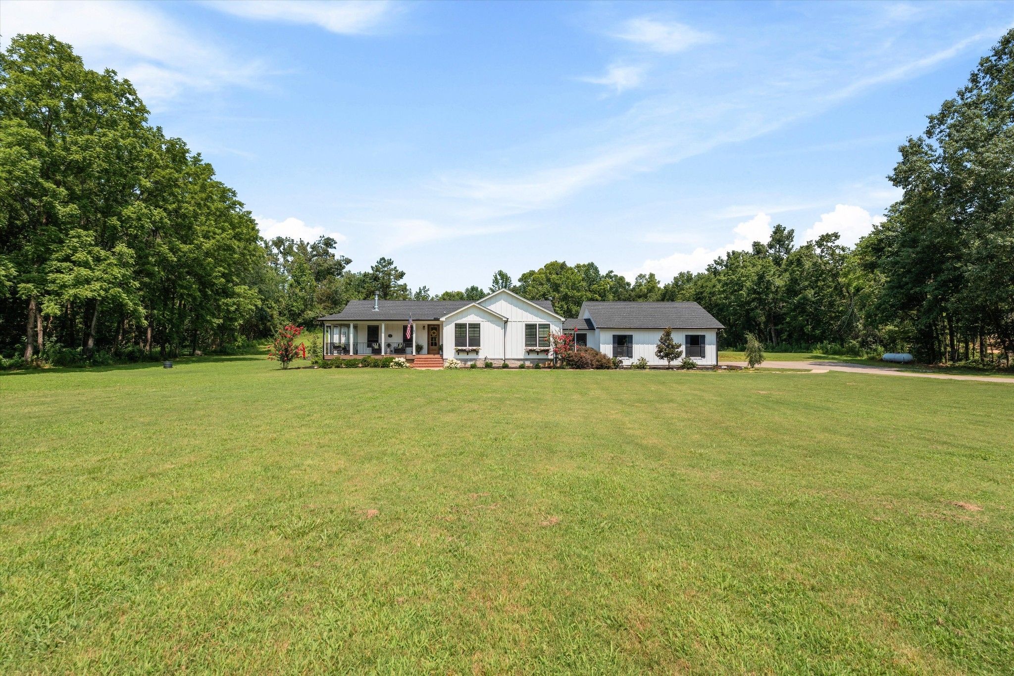 900 Ed Renfroe Cir