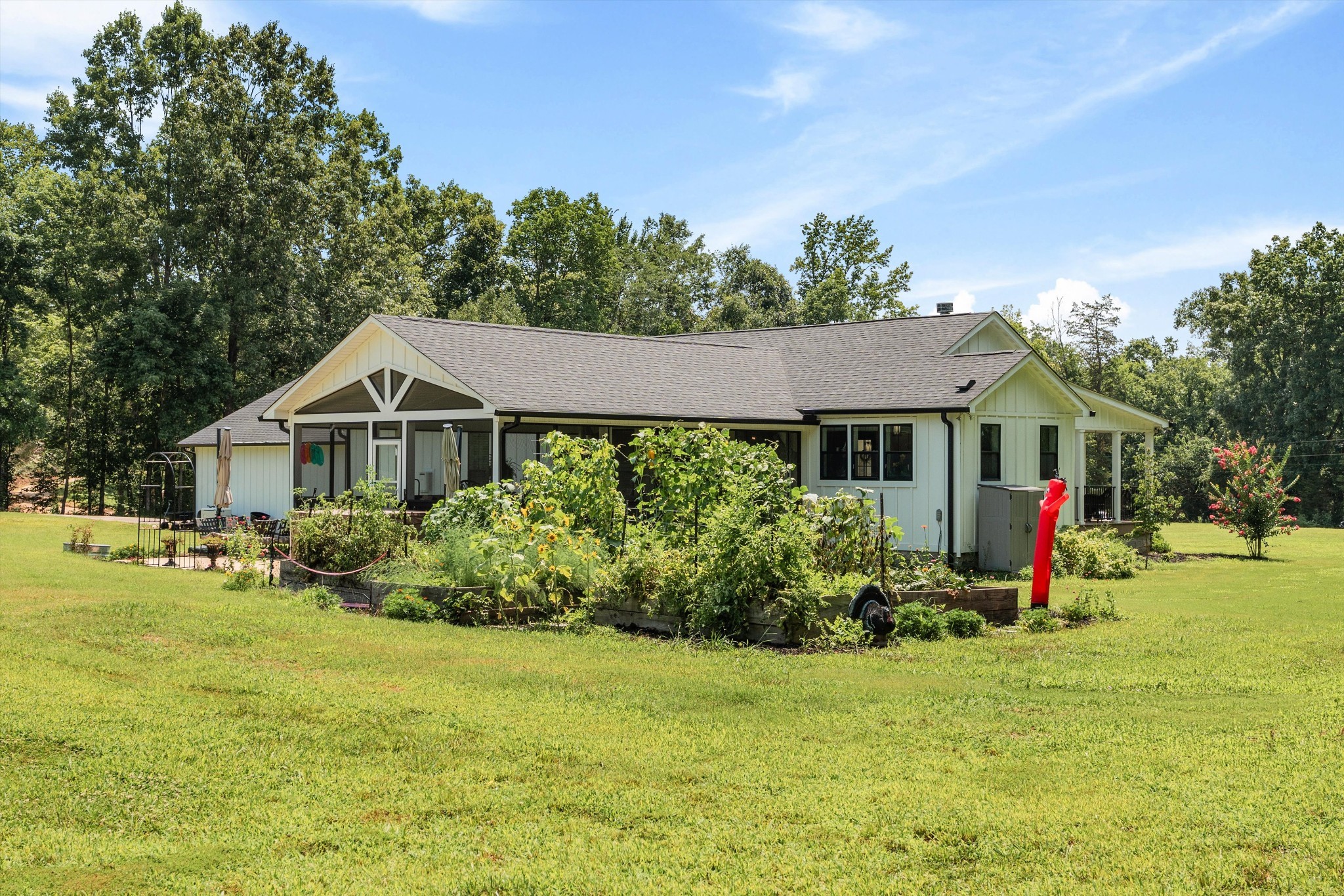 900 Ed Renfroe Cir