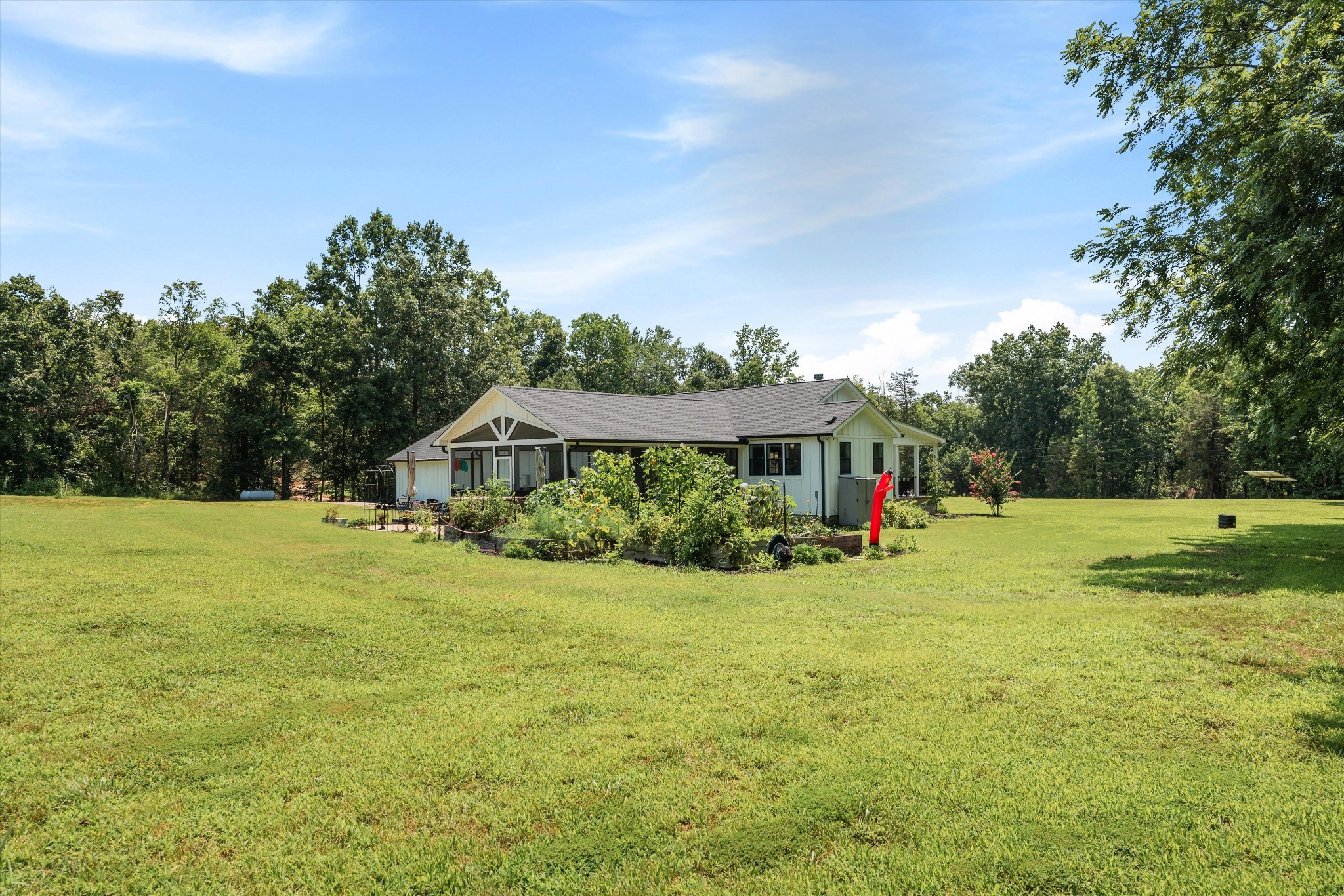 900 Ed Renfroe Cir