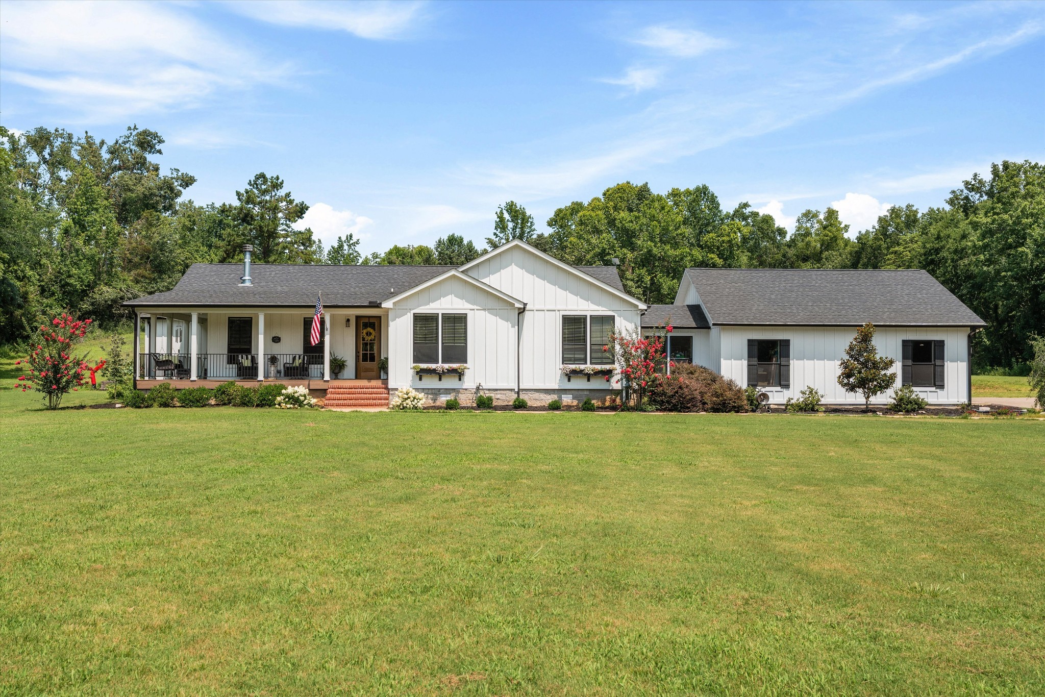 900 Ed Renfroe Cir