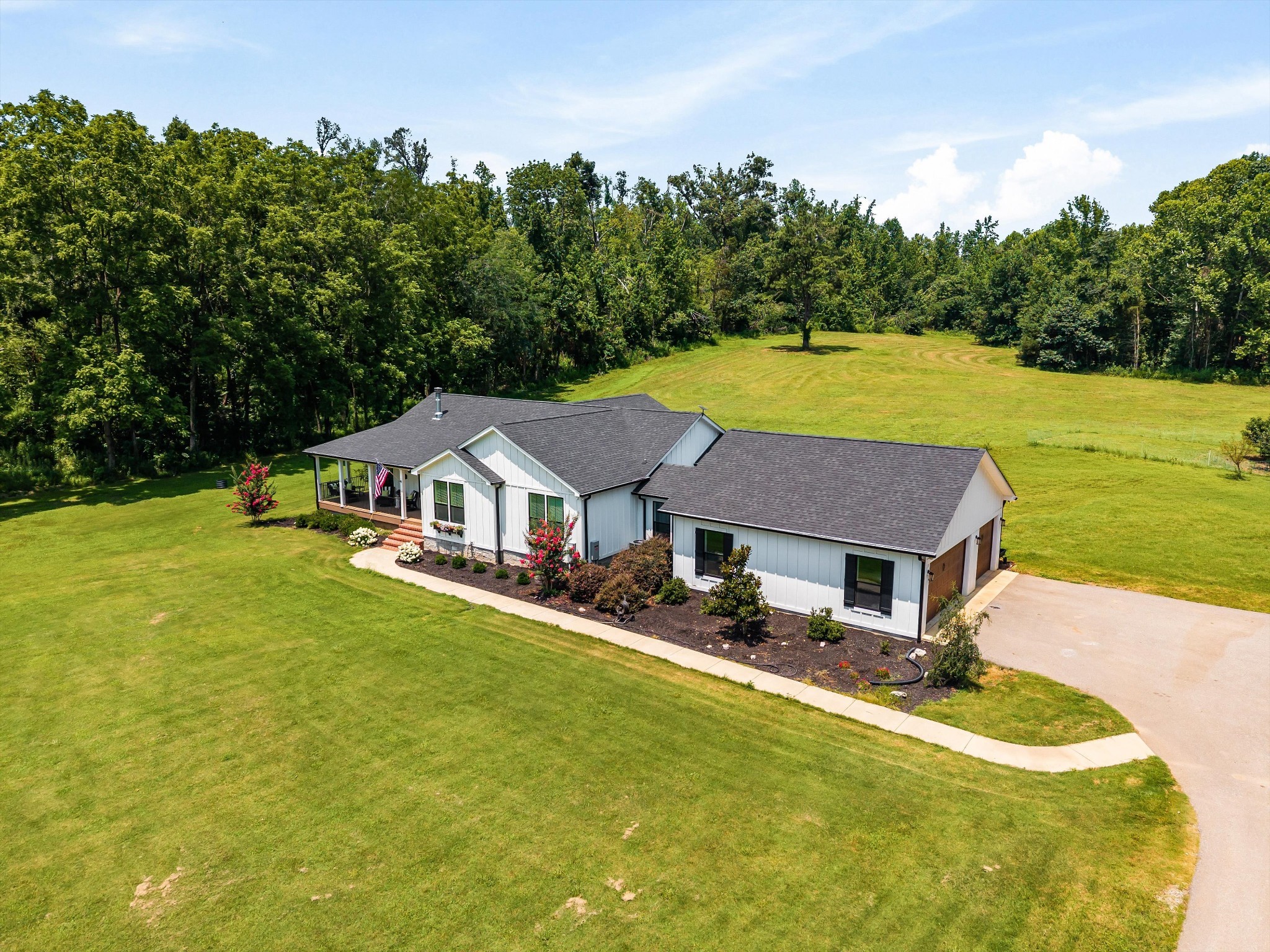 900 Ed Renfroe Cir