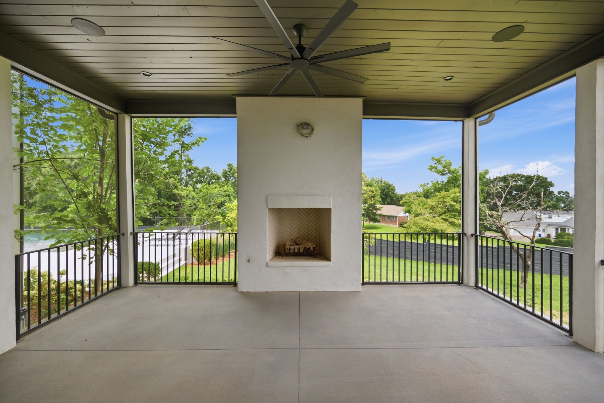 818 Brentview Dr