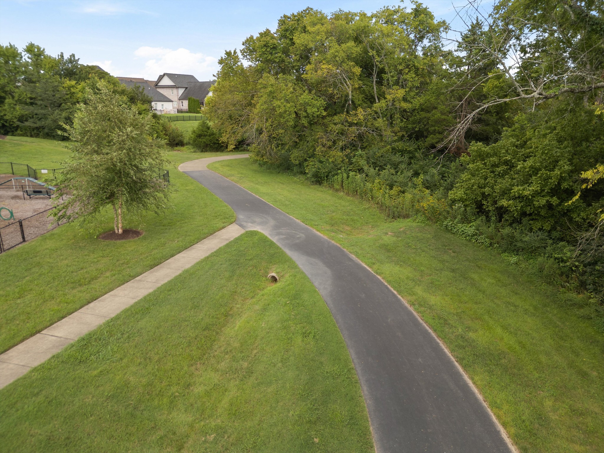 735 Plowson Rd