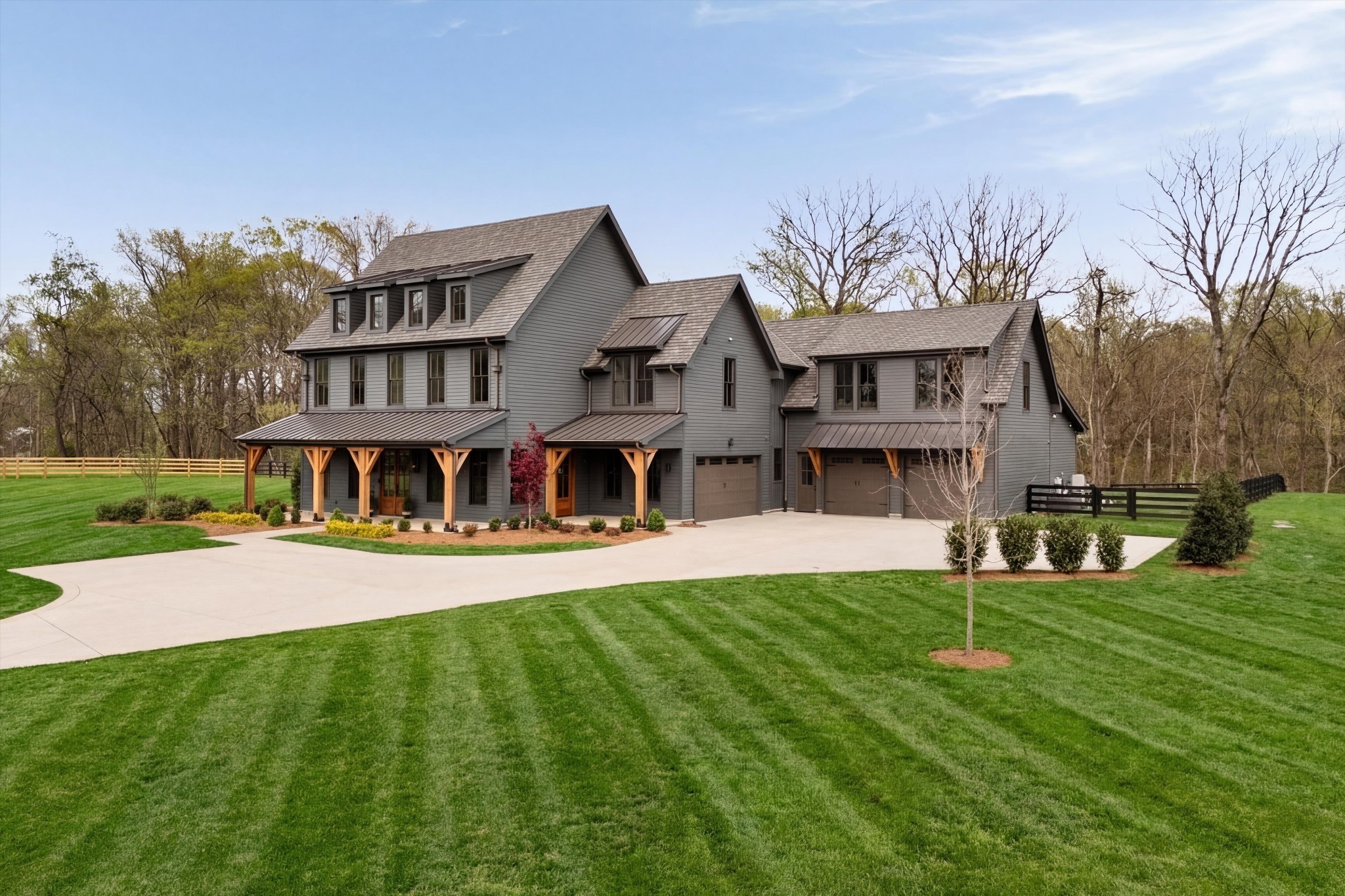 6904 Farm Path Ln