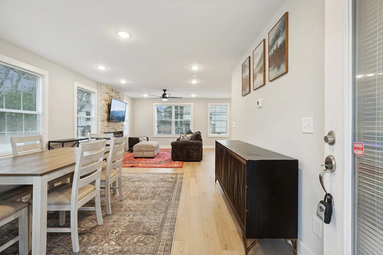 6206 Morrow Rd Unit: B