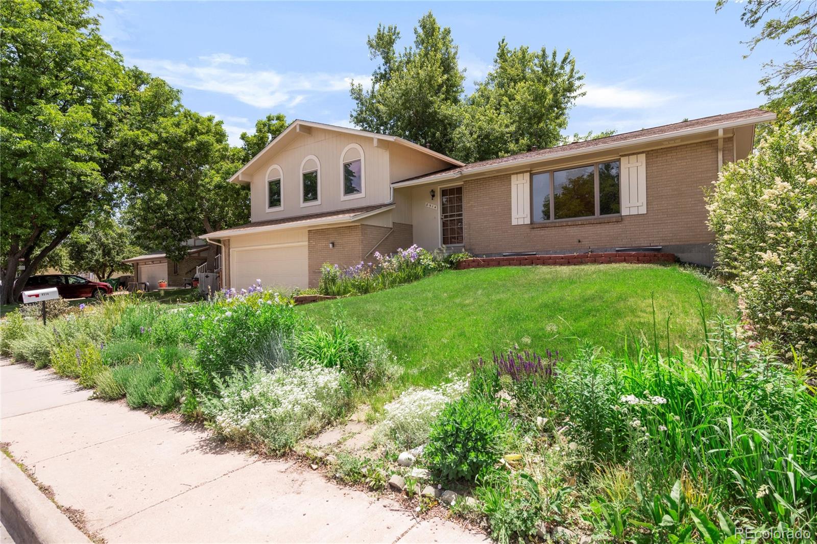 8514 W Center Avenue