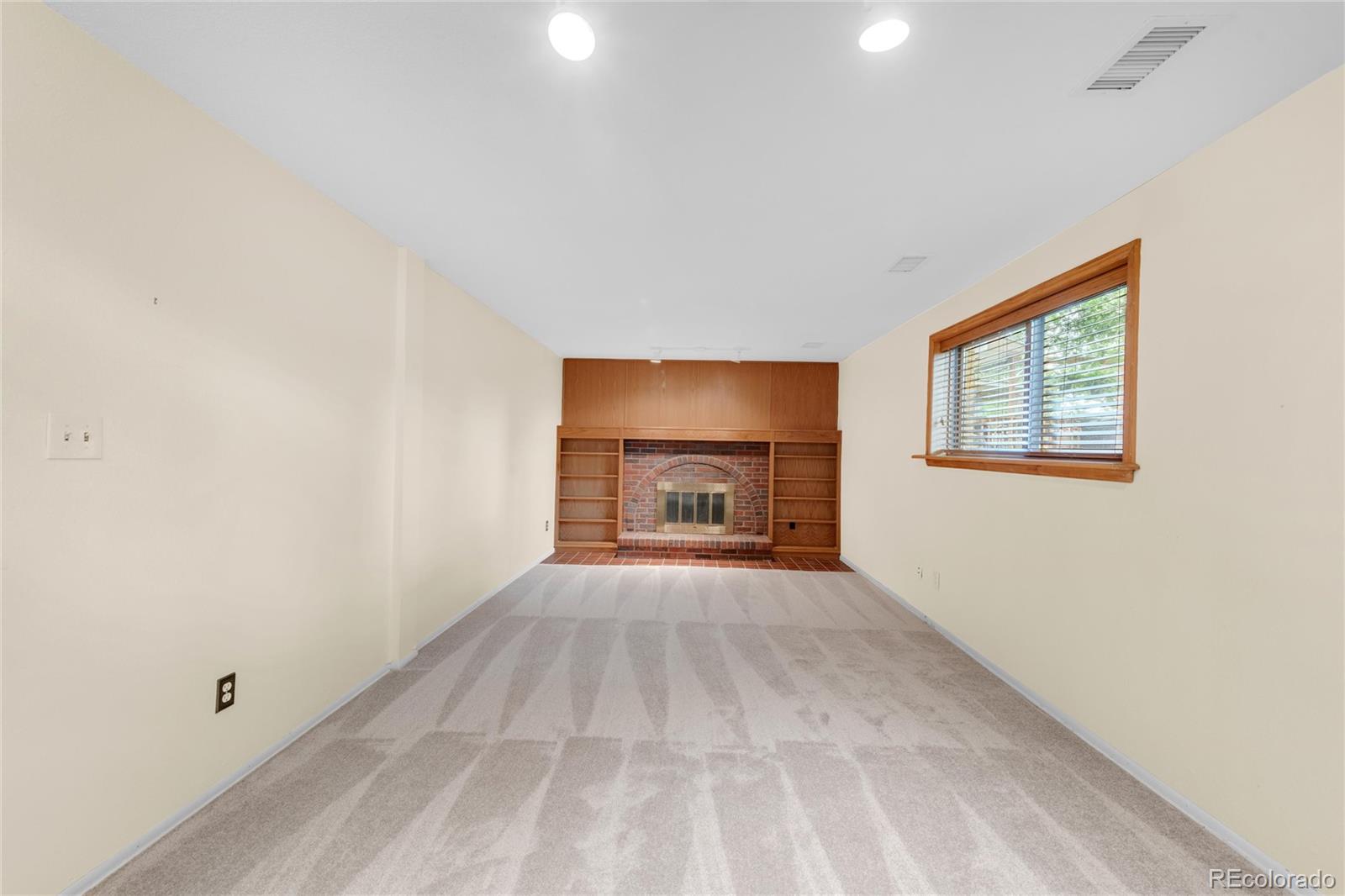 8514 W Center Avenue