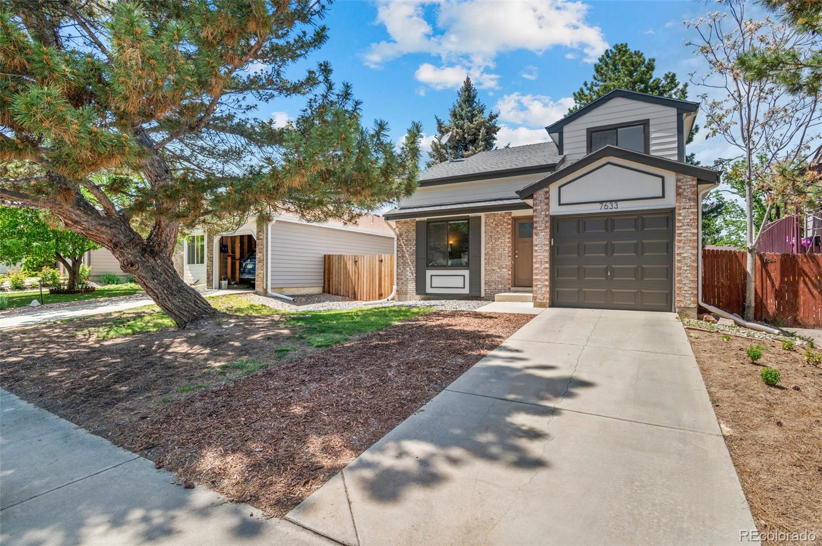 7633 Gray Way
