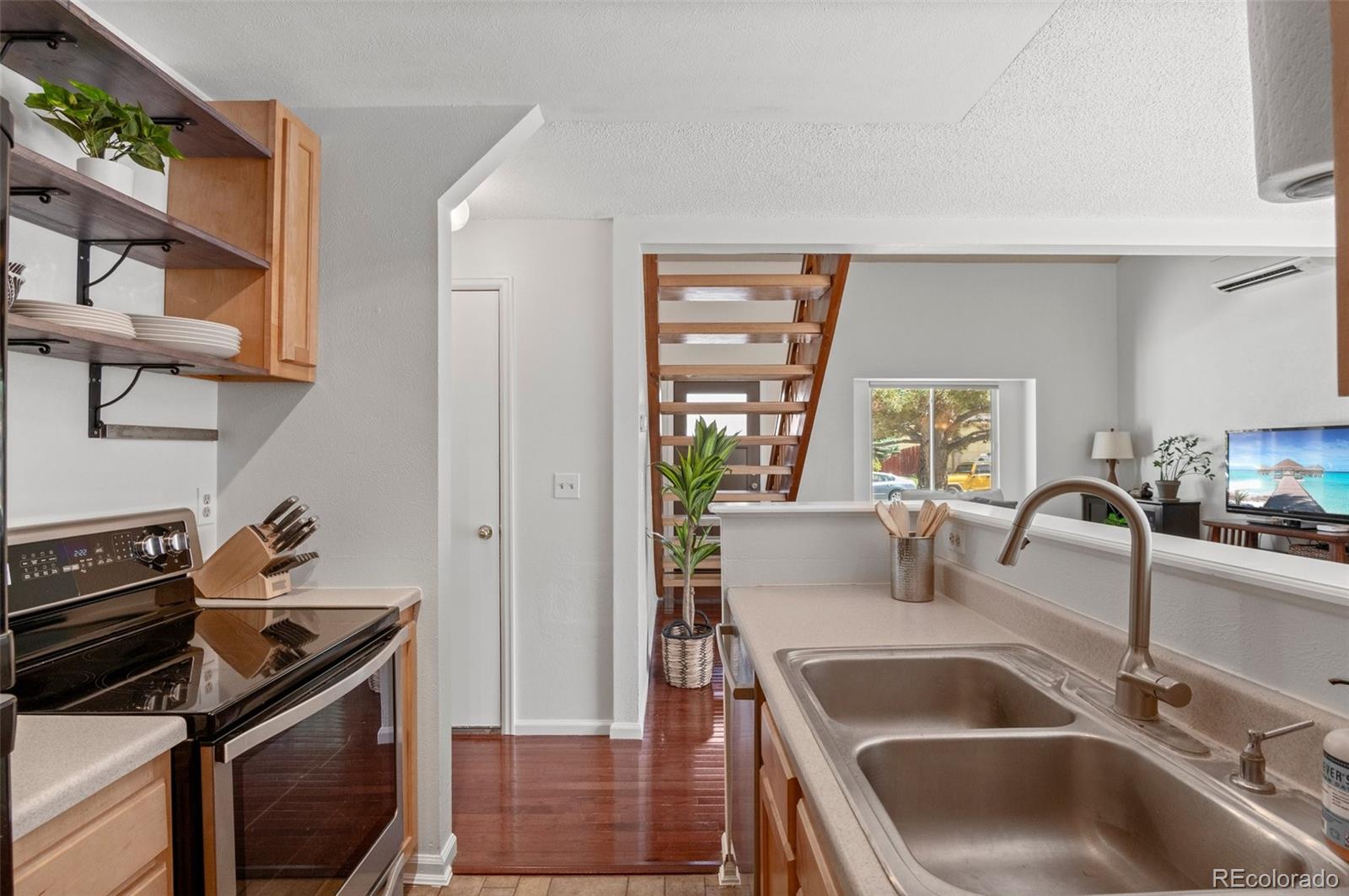 7633 Gray Way